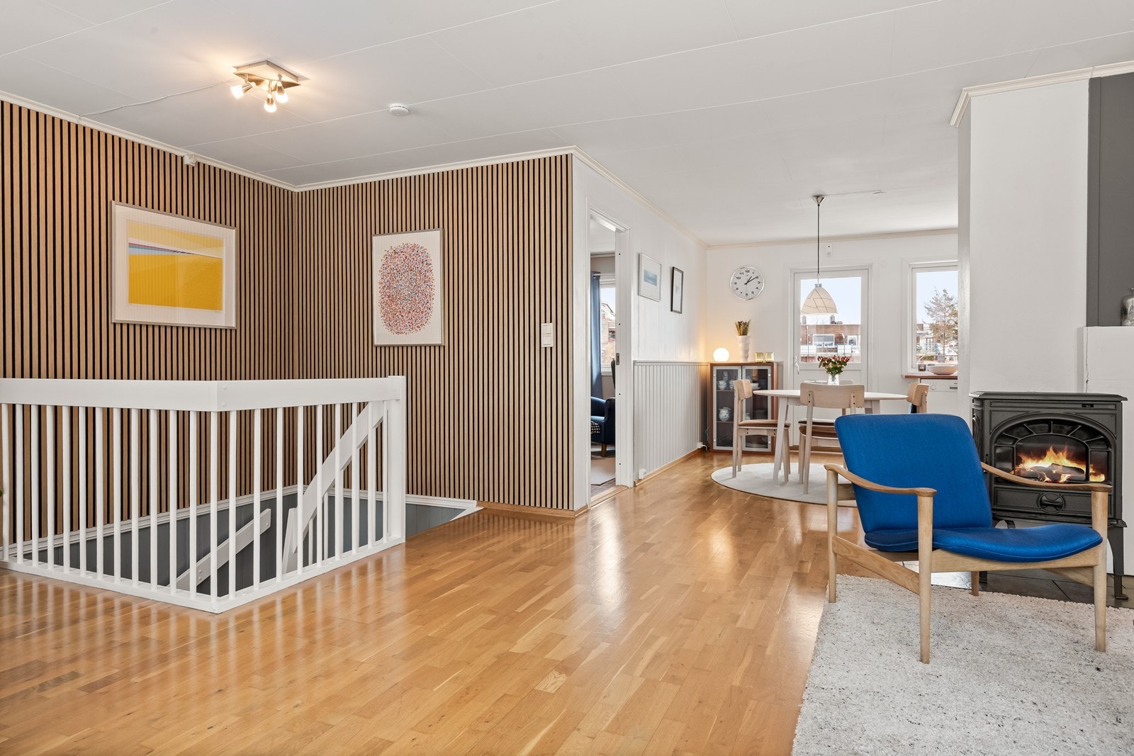 Det er satt spiler på vegger i trappe partiet Galleribilde