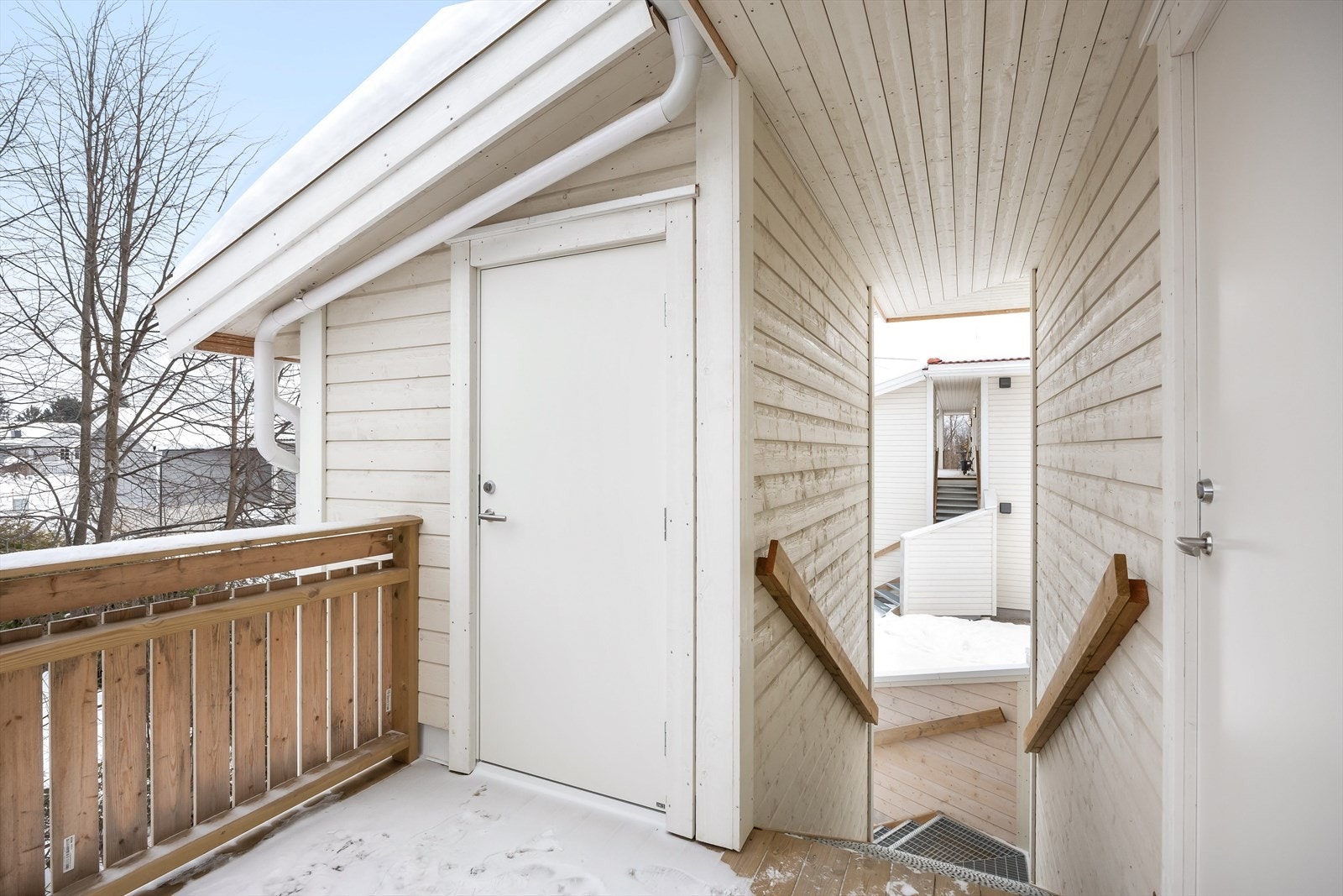 Ved inngangspartiet er det tilgang til en ekstern sportsbod på 5 m². Galleribilde