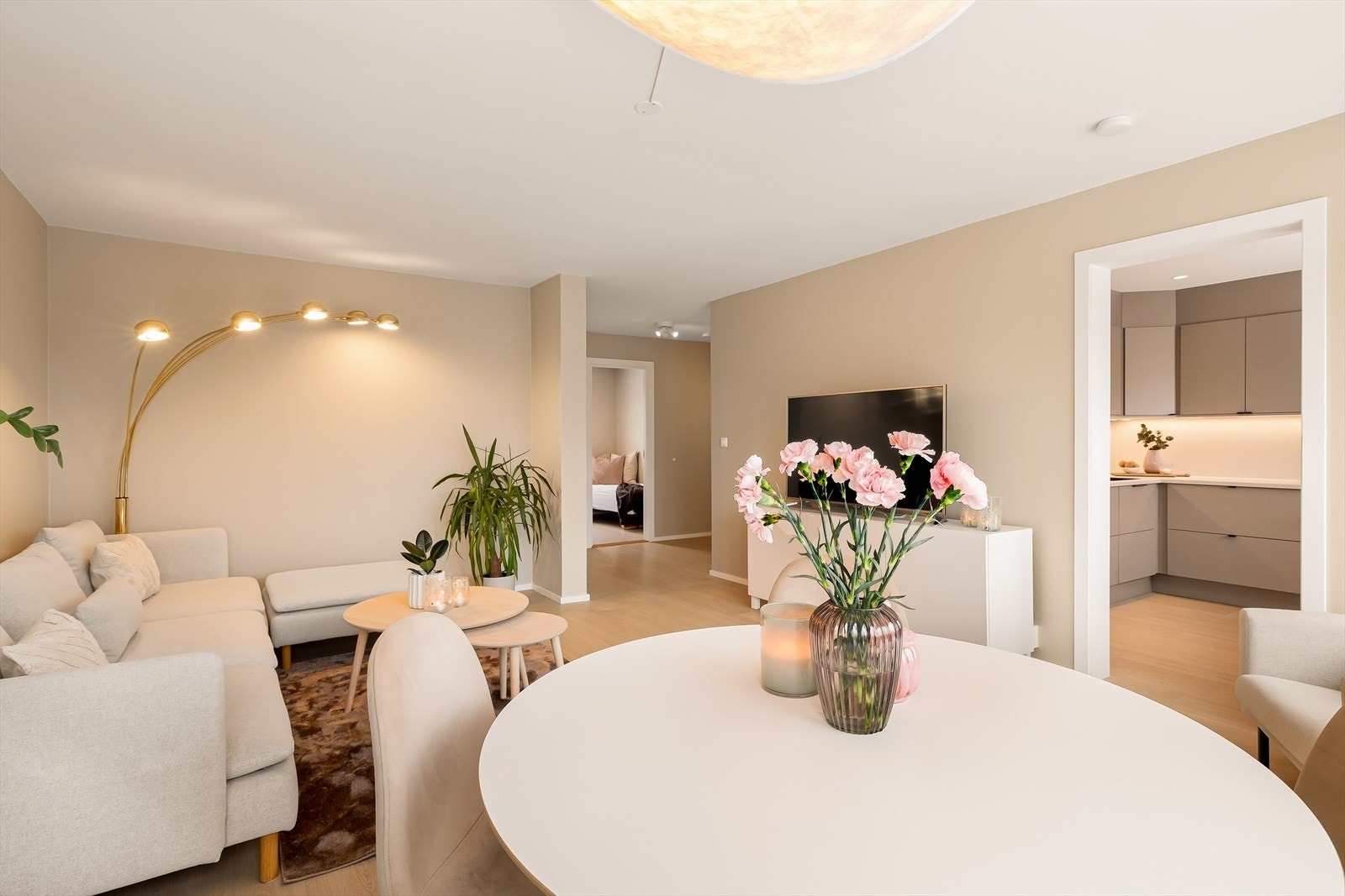 Velkommen til Stafettveien 5A presentert av Eiendomsmegler 1 v/ Daniel Kamås Shahabi! Foto: Karl Filip Kronstad. Galleribilde