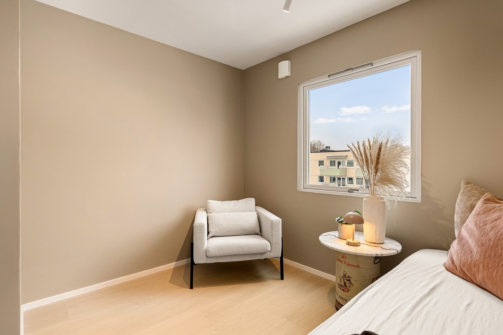 Soverom 2 kan brukes fleksibelt - enten som gjesterom, hjemmekontor eller barnerom - avhengig av behov og ønsker. Galleribilde