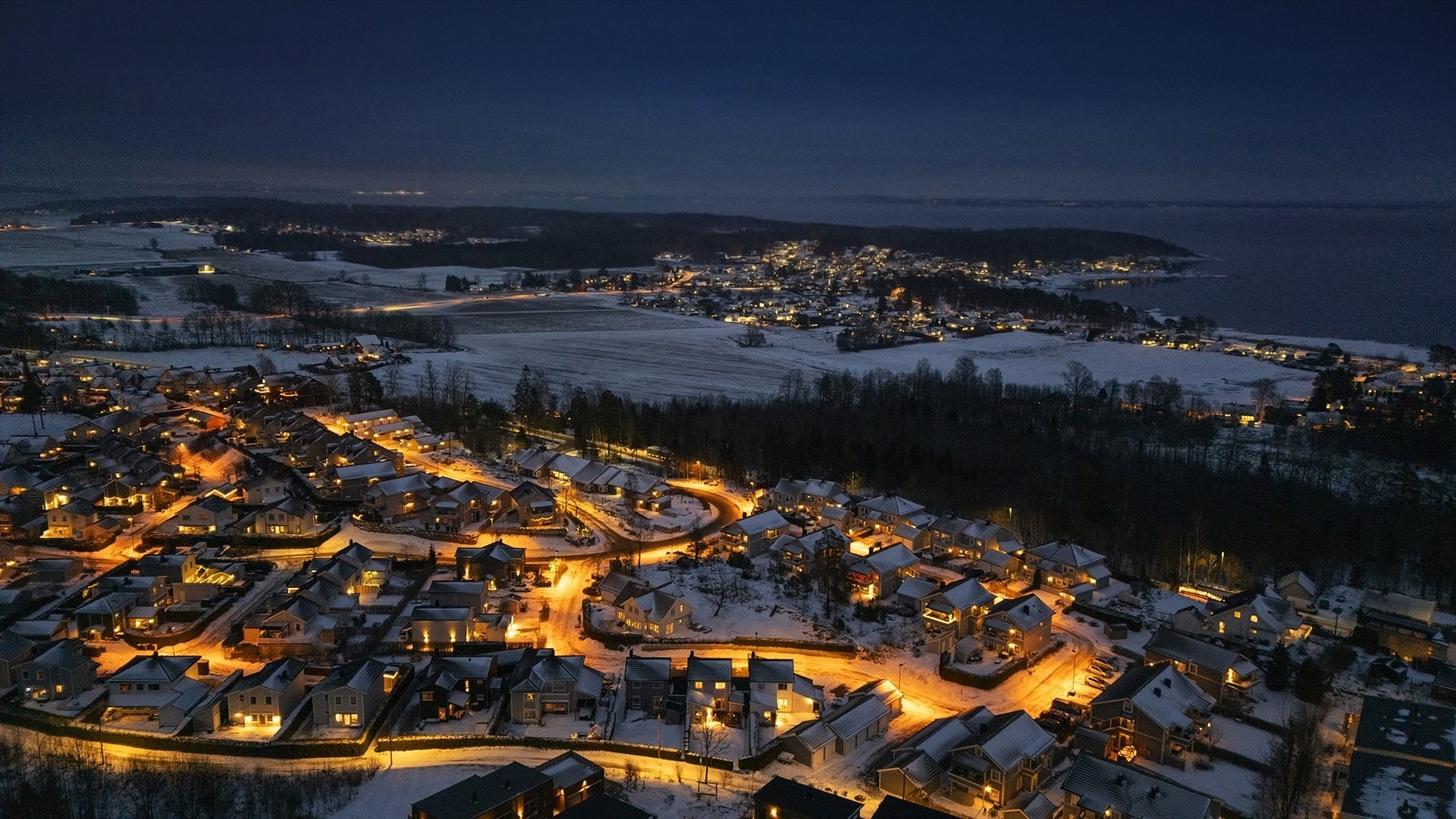 Eiendommen ligger i et attraktivt og familievennlig område med nærhet til alt man trenger i hverdagen. Galleribilde