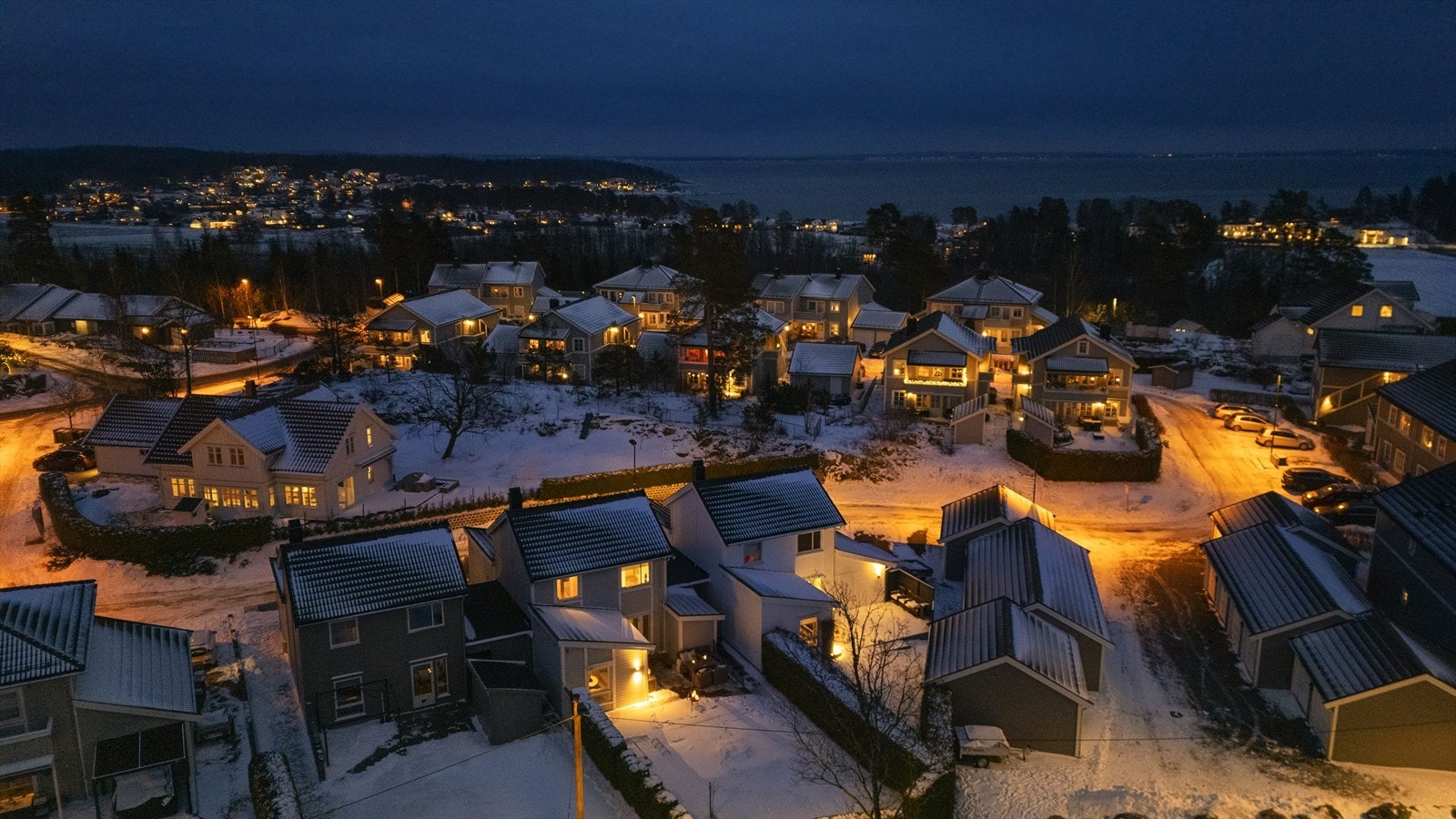 Området byr på flotte turområder, blant annet i Ilebrekkeskogen, som innbyr til både korte og lengre turer i naturskjønne omgivelser. Galleribilde