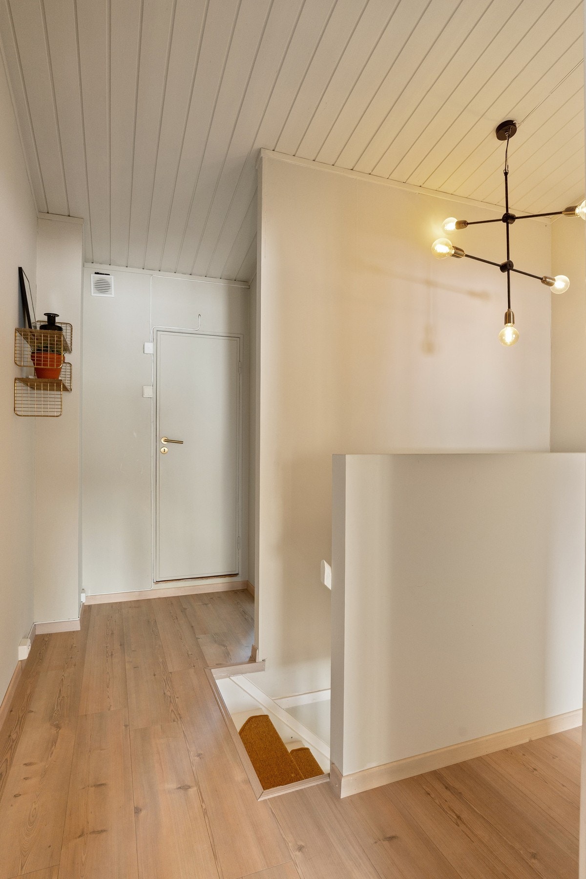 I 2. etasje finner du tre soverom samlet + 1 baderom - ideelt for barnefamilier Galleribilde