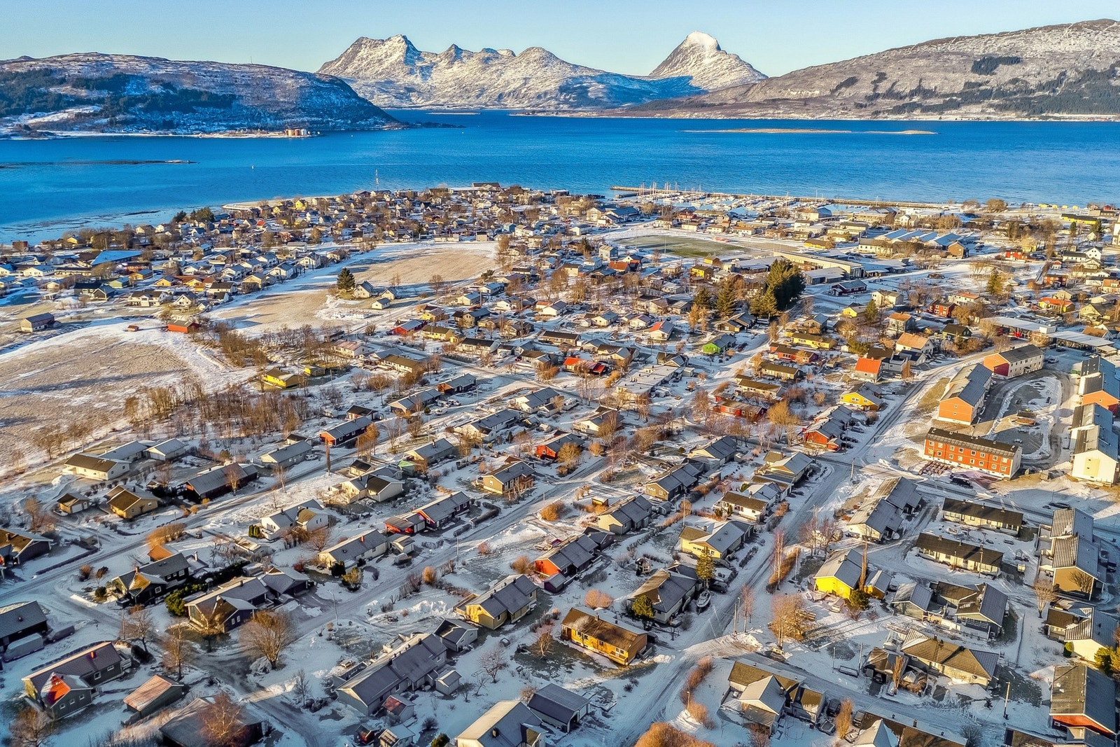 Nesna byr på rike naturopplevelser både til havs og på fjellet Galleribilde