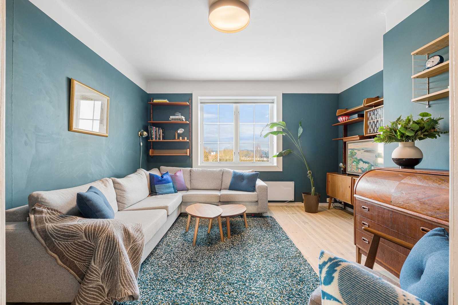 EiendomsMegler 1 v/ Peder Bjørnstad har gleden av å presentere Ulstadløkkveien 20. Galleribilde