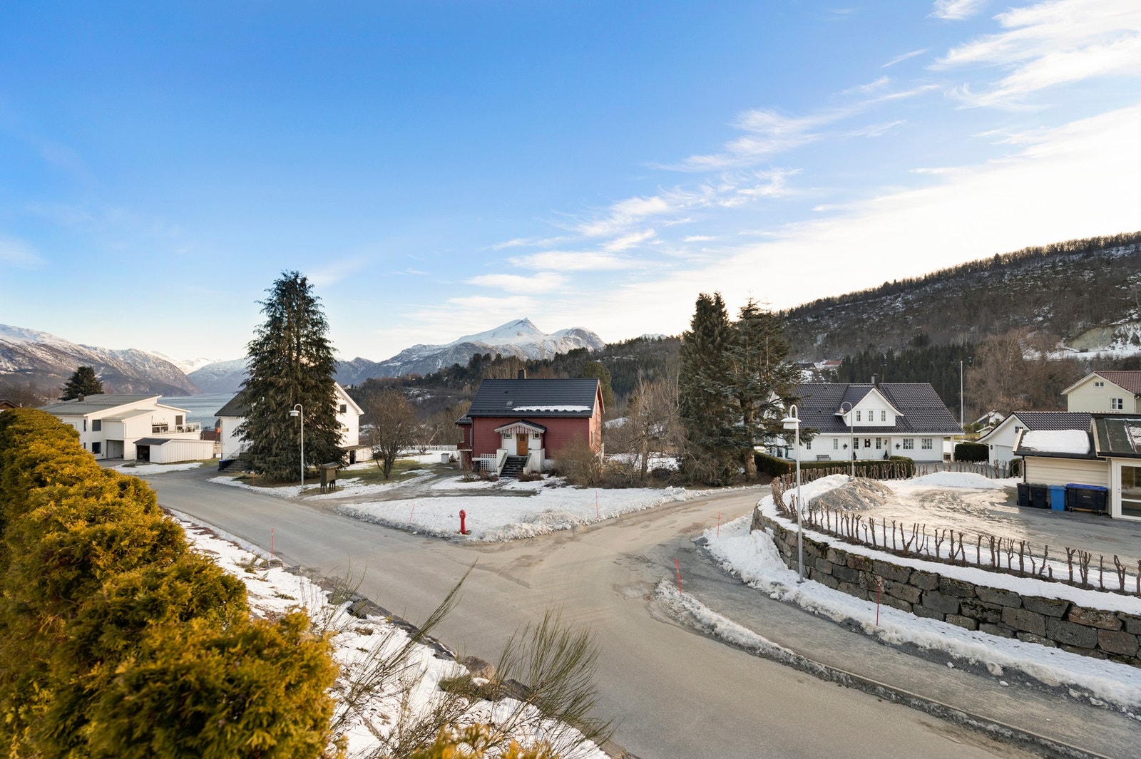 Flott utsikt mot Storfjorden, Dregetua og Storhornet Galleribilde