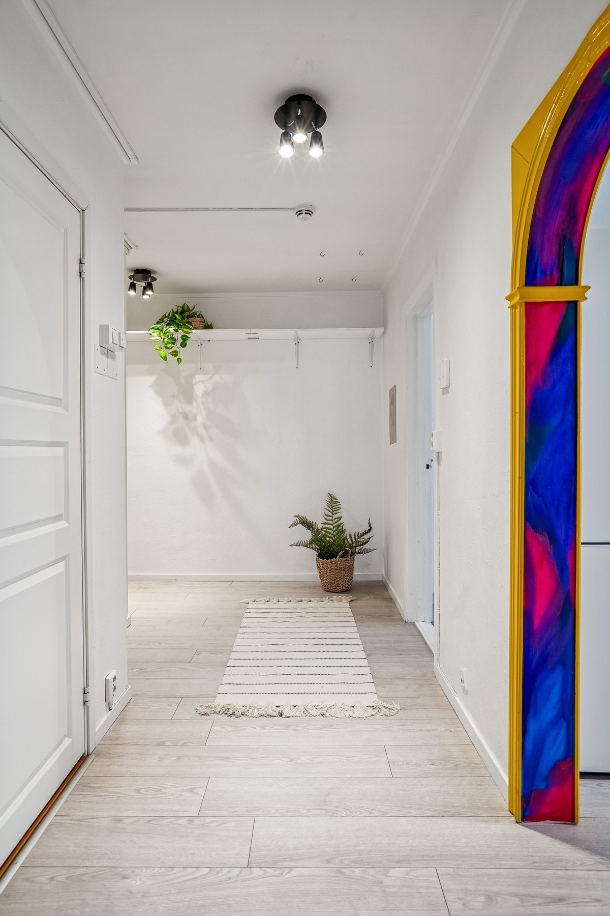 Lys og romslig entré! Galleribilde