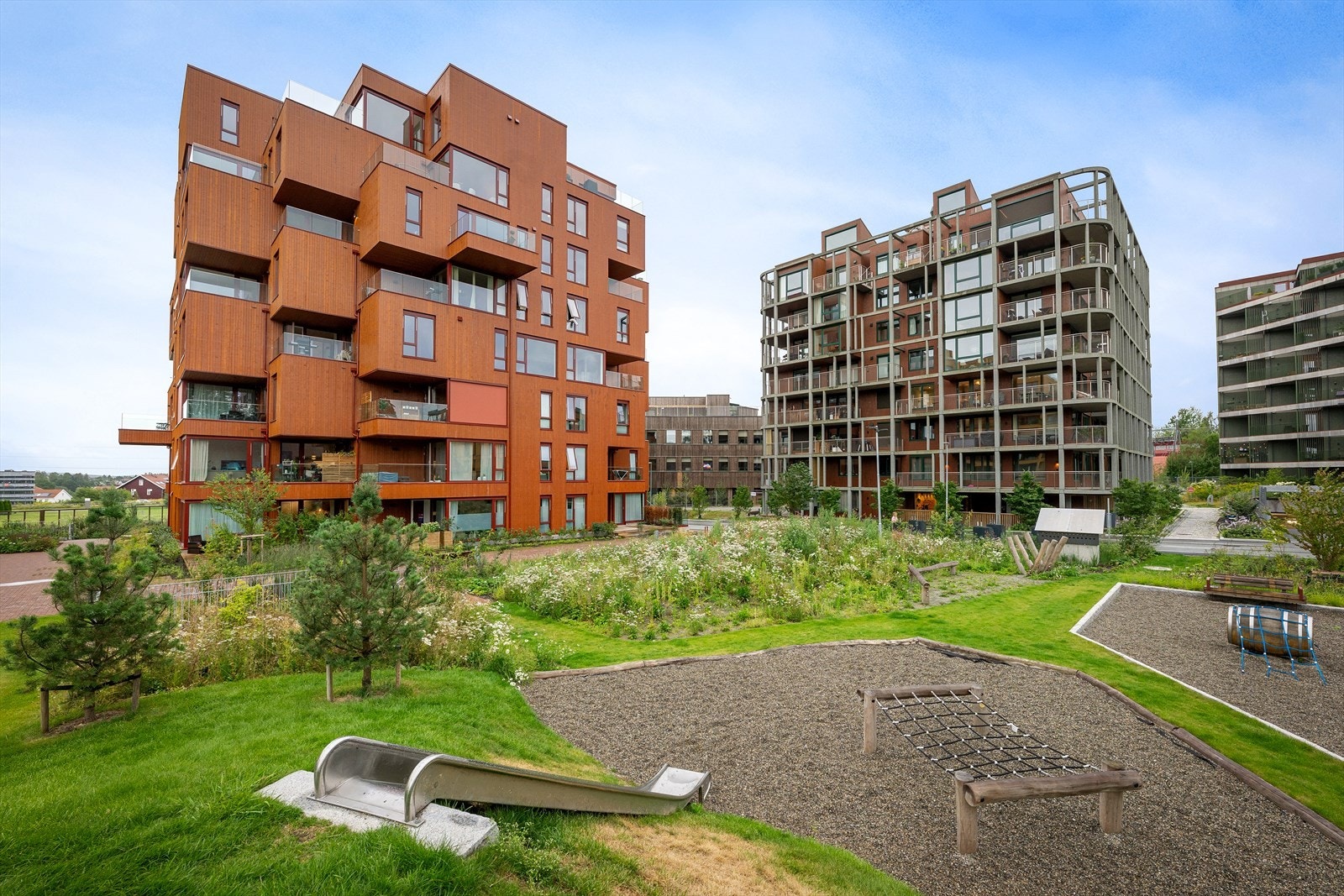 Fasade. Hyggelige fellesarealer. Galleribilde