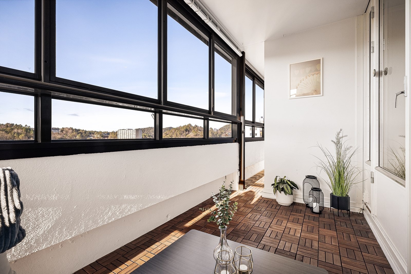 God plass til koselig utemøblering der man sitter usjenert. Galleribilde