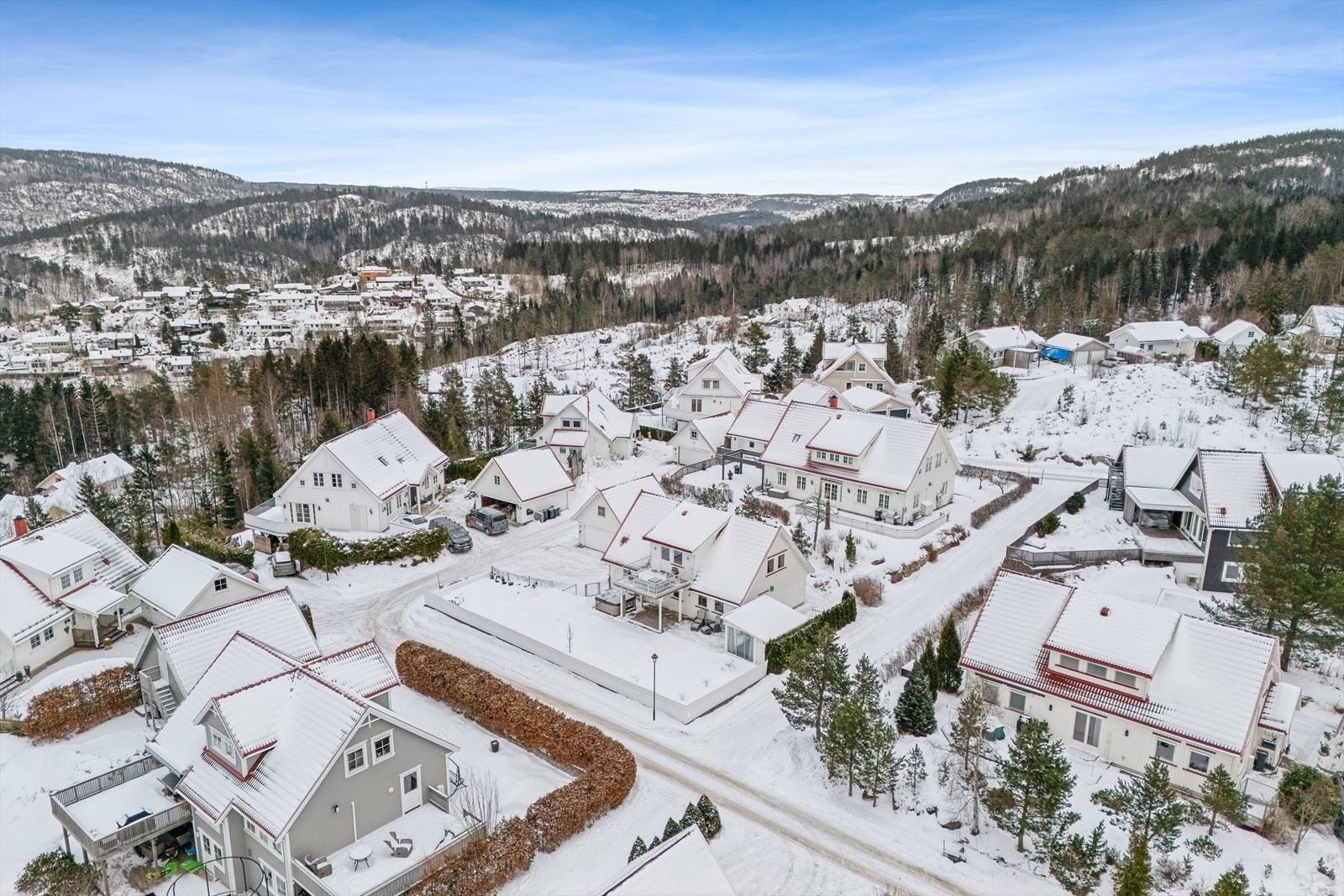 Fin intern beliggenhet i boligfeltet! Galleribilde