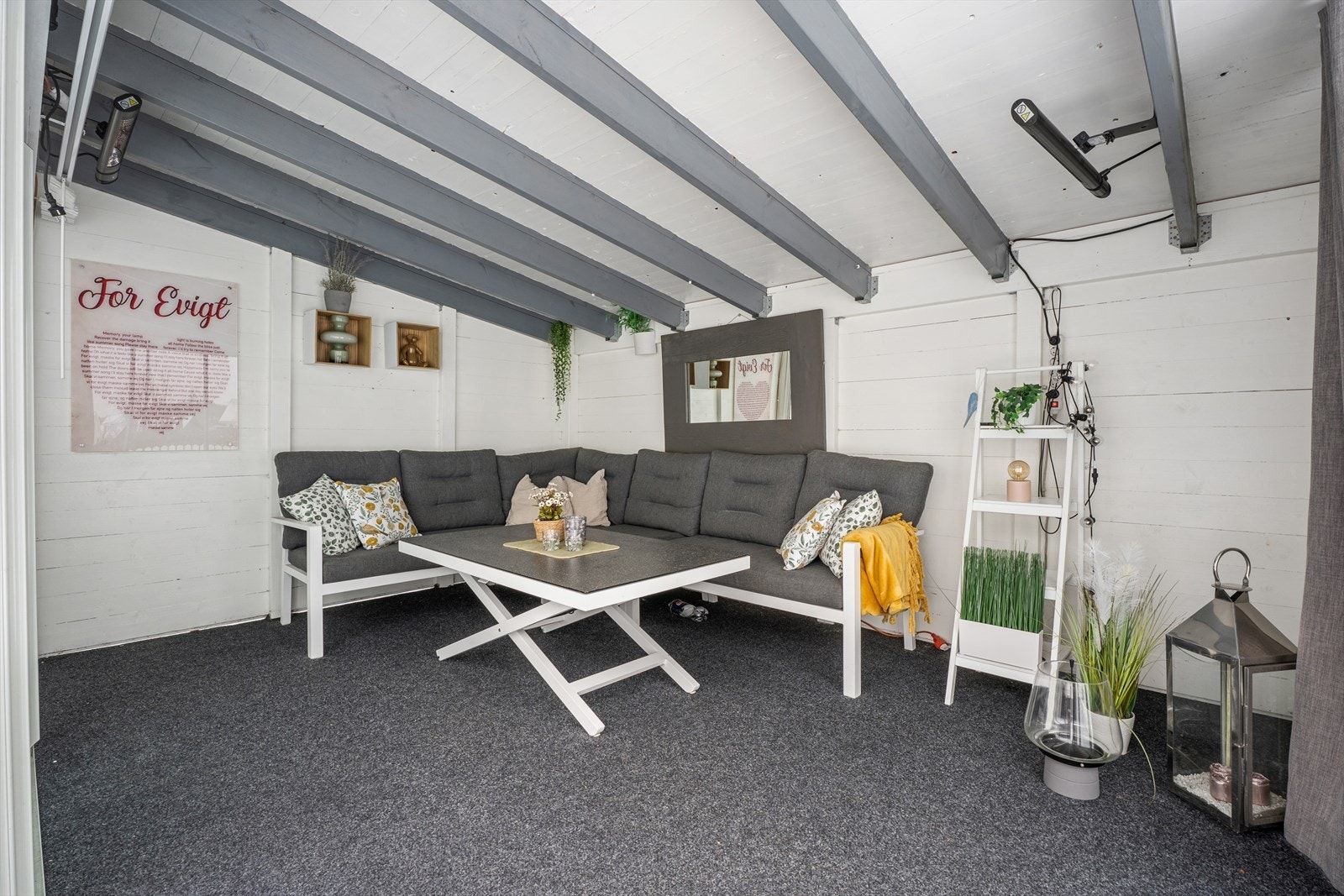 Eiendommen har en utvendig hagestue på ca. 15 kvm. Galleribilde