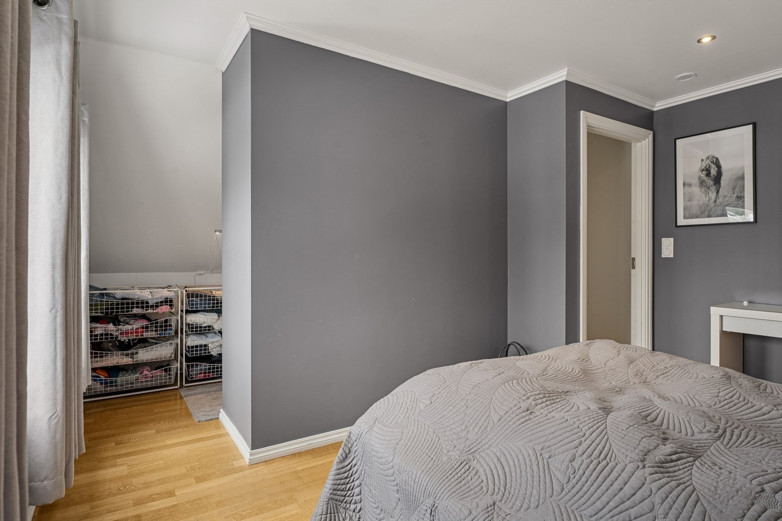 Soverom med plass til garderobeløsning. Galleribilde