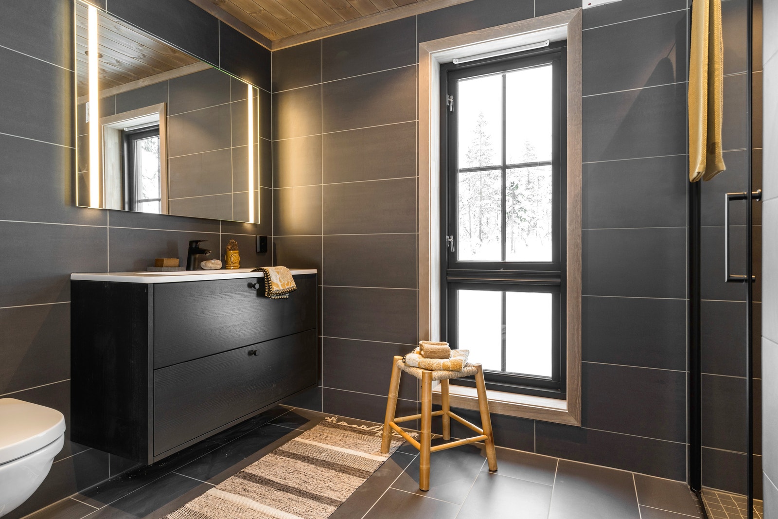 Romslig bad med innredning fra Rodegård Interiør Galleribilde