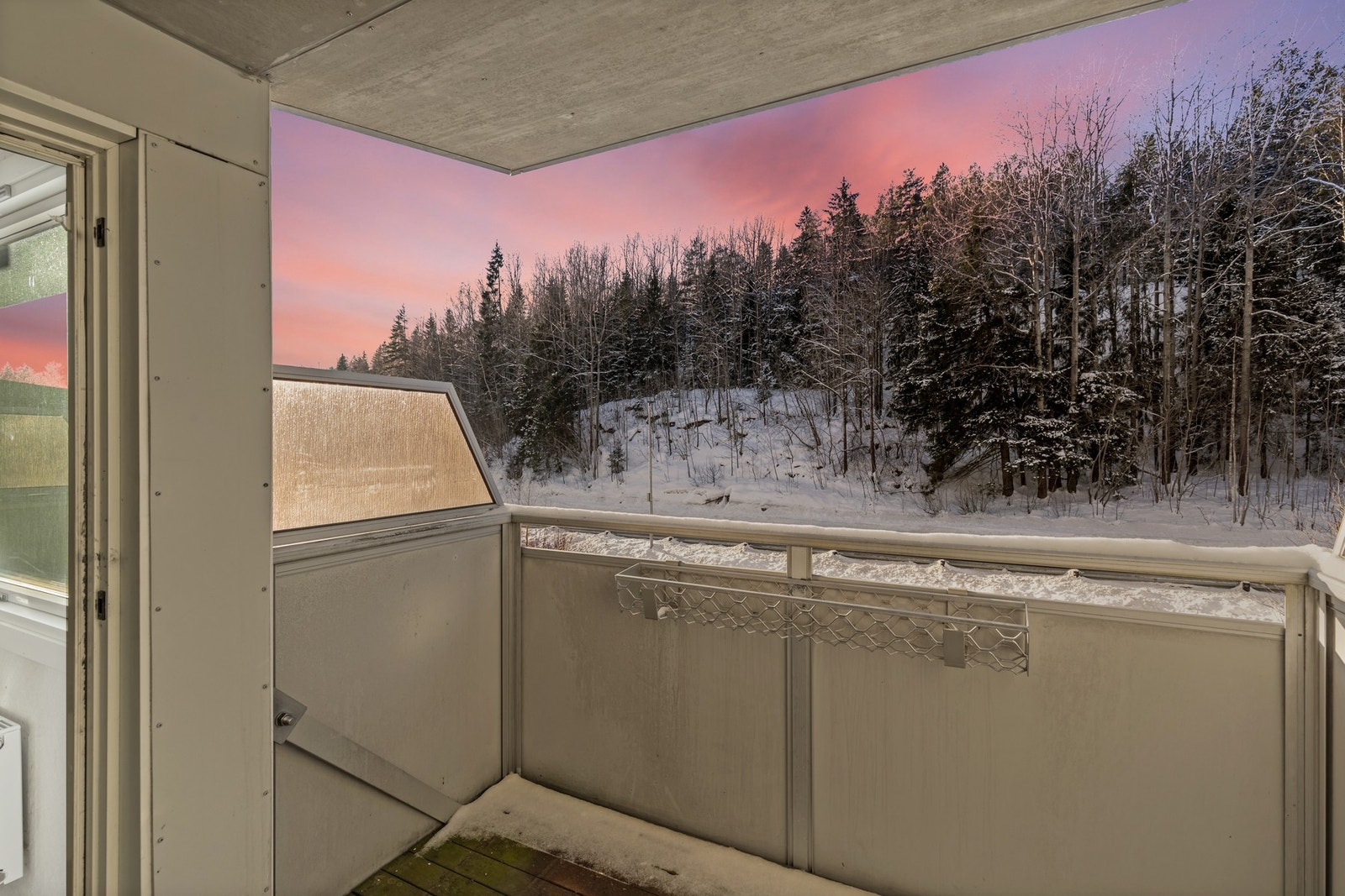 Illustrert kveldsbilde. Galleribilde