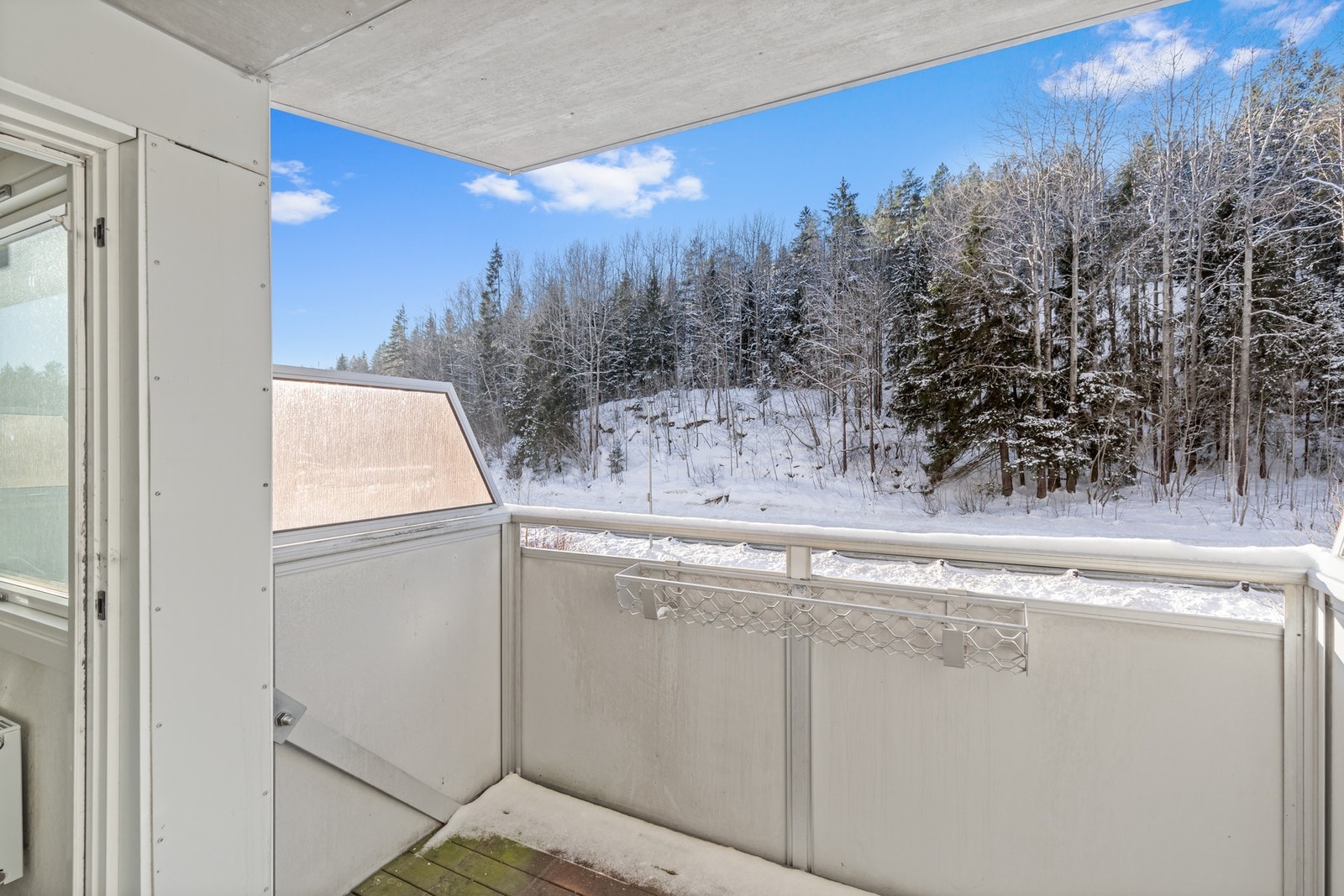 Fra leiligheten er det kort vei til barnehage, barneskole og dagligvare. Galleribilde