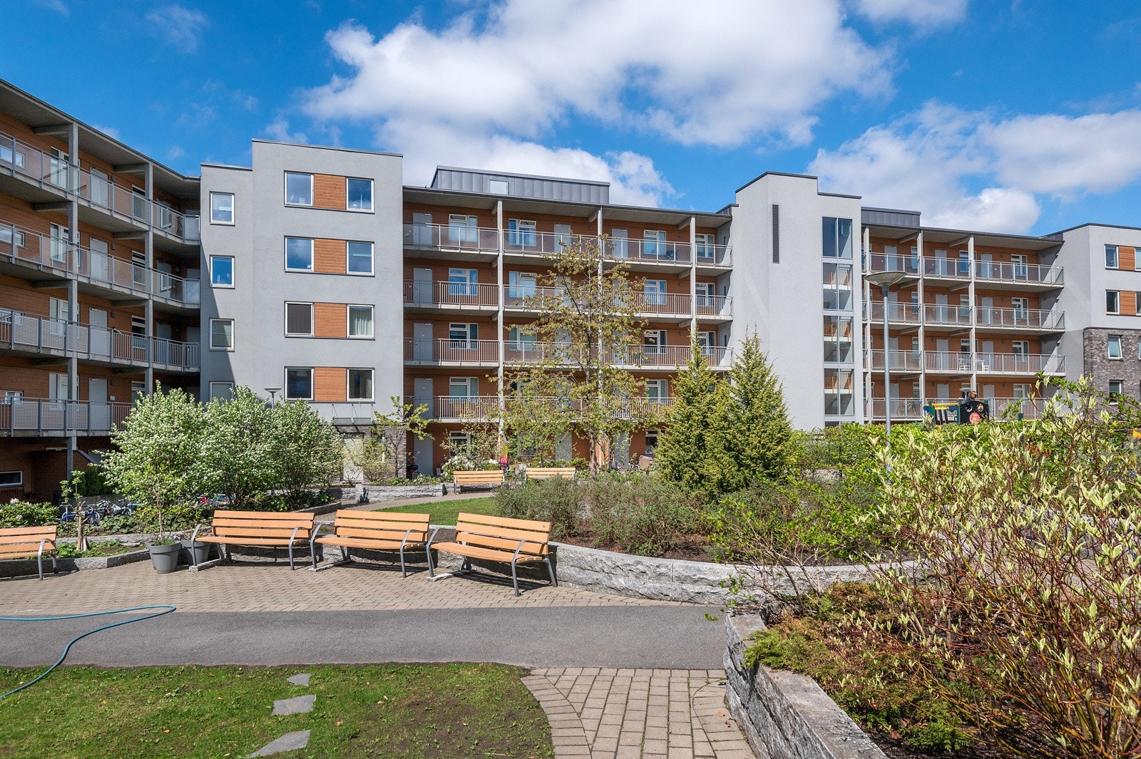 - Sameiet disponible midler pr 31.12.24 var kr 1.460.148,- og viser selskapets likviditet - Galleribilde