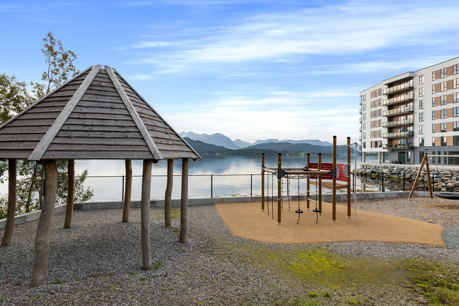 Fint lekeområde uten for leiligheten Galleribilde