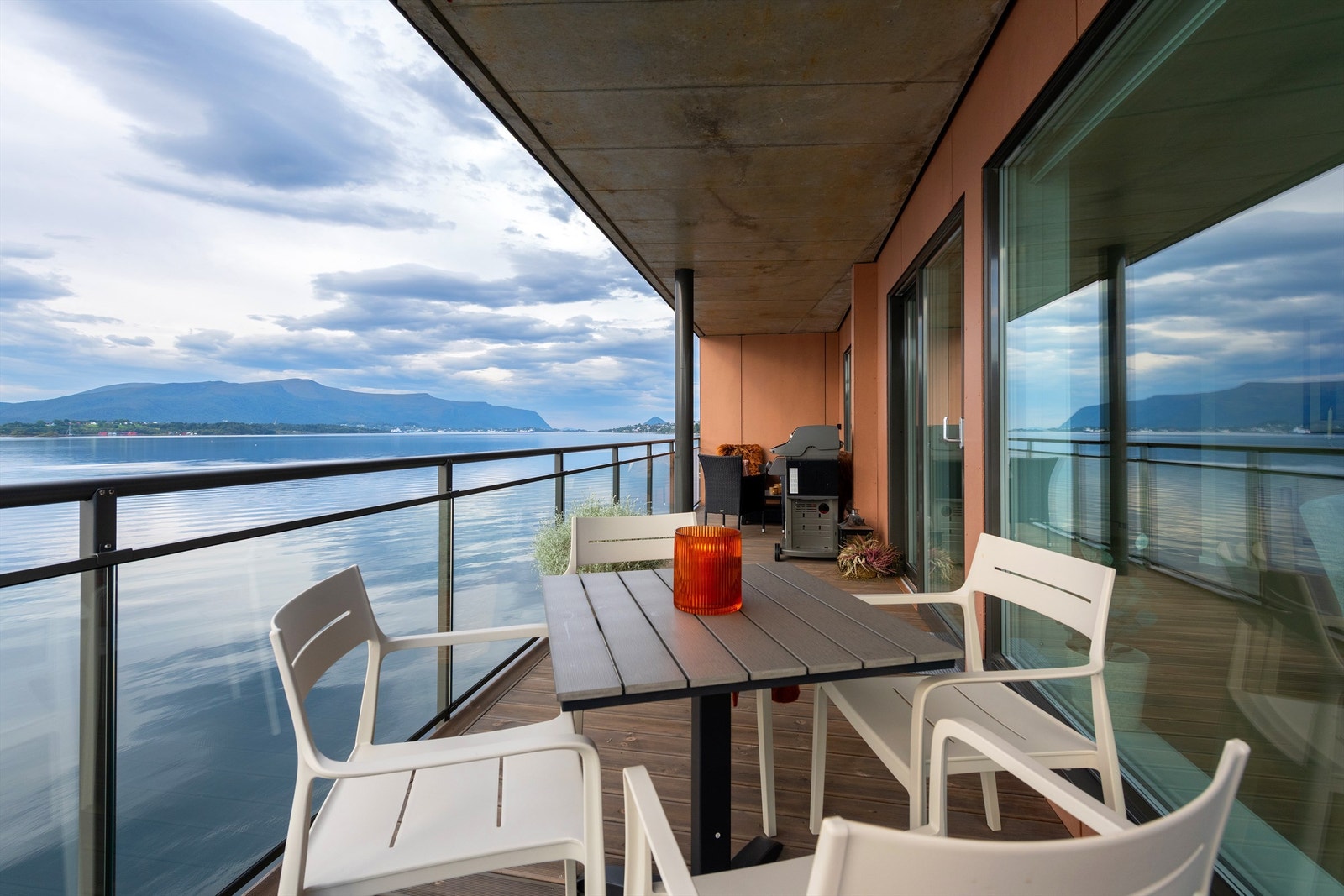 Sørvendt terrasse Galleribilde