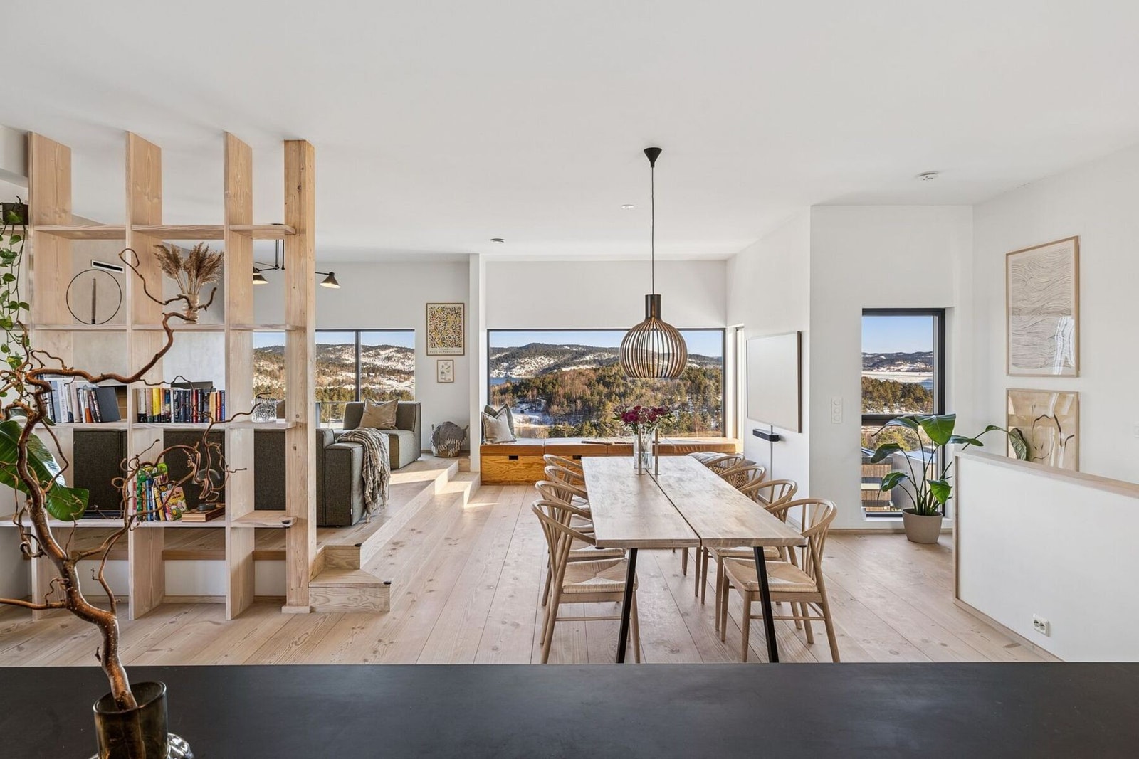 På kjøkkenet har man en flott utsikt. Galleribilde