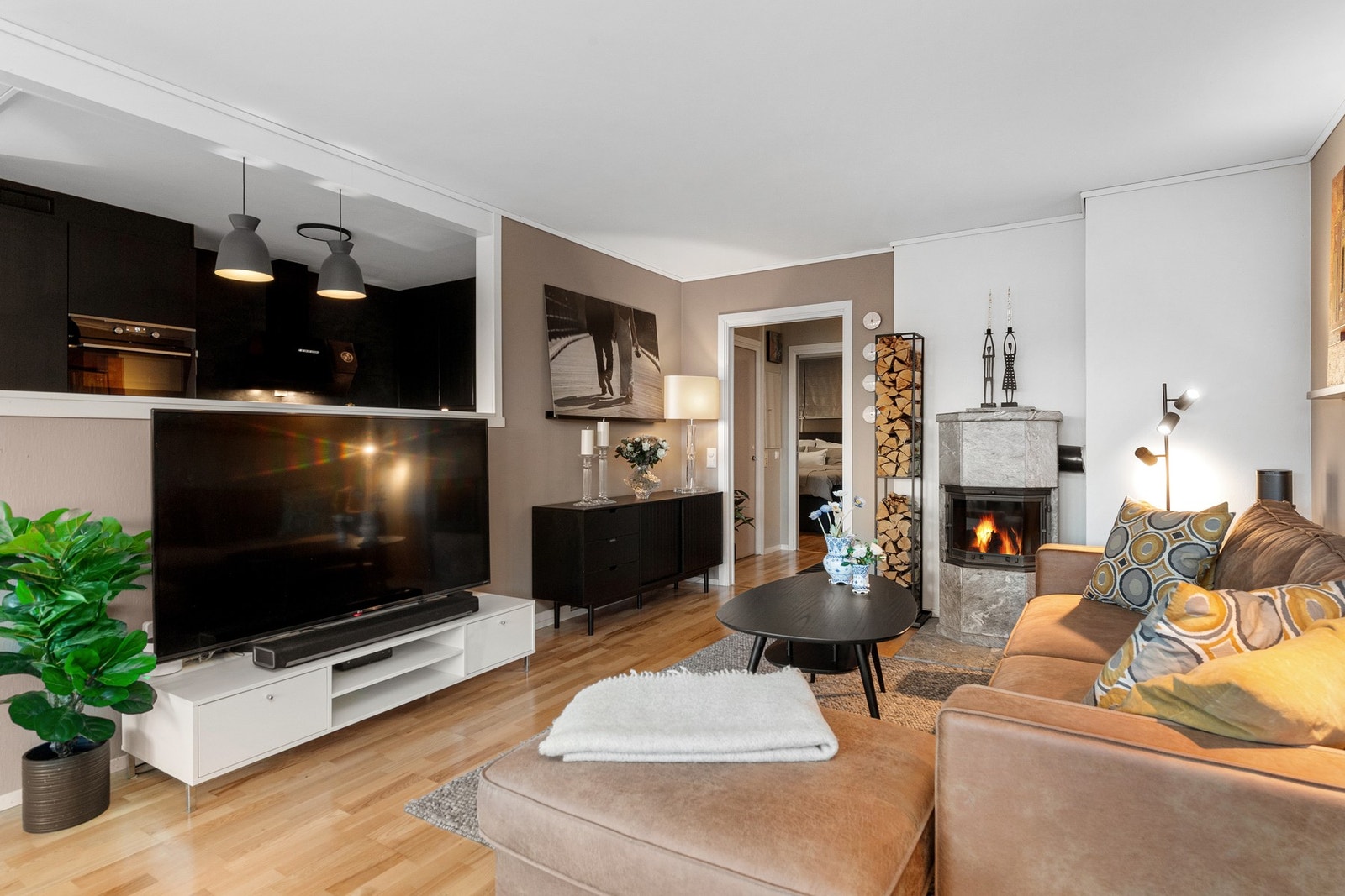 Stue med klebersteinsovn. Galleribilde