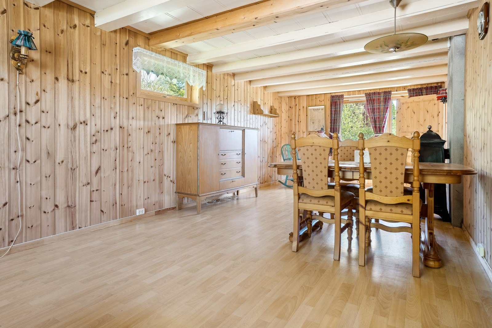 Gulvene i hytta er i all hovedsak belagt med gulvbelegg Galleribilde