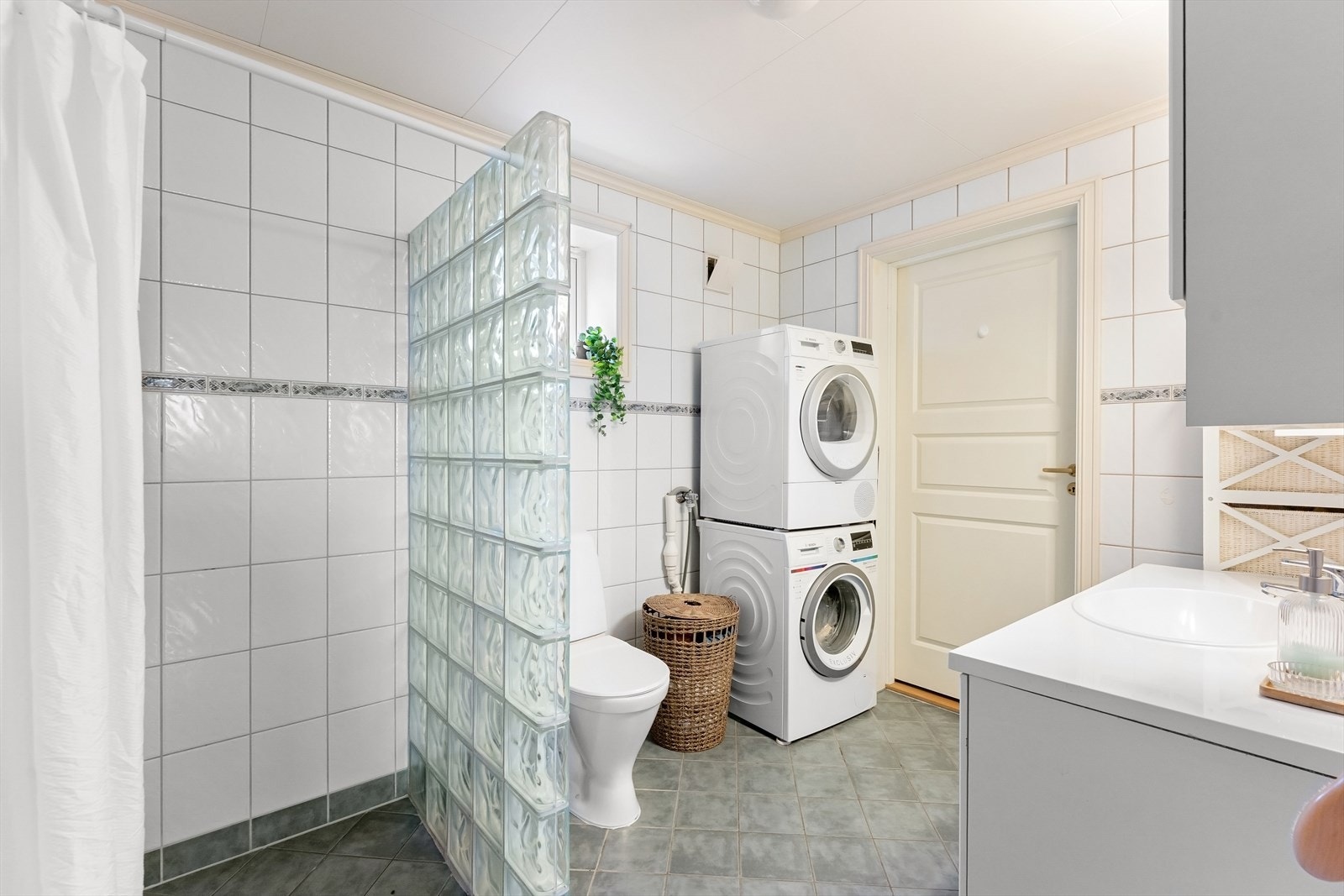 Baderom hybel. Galleribilde