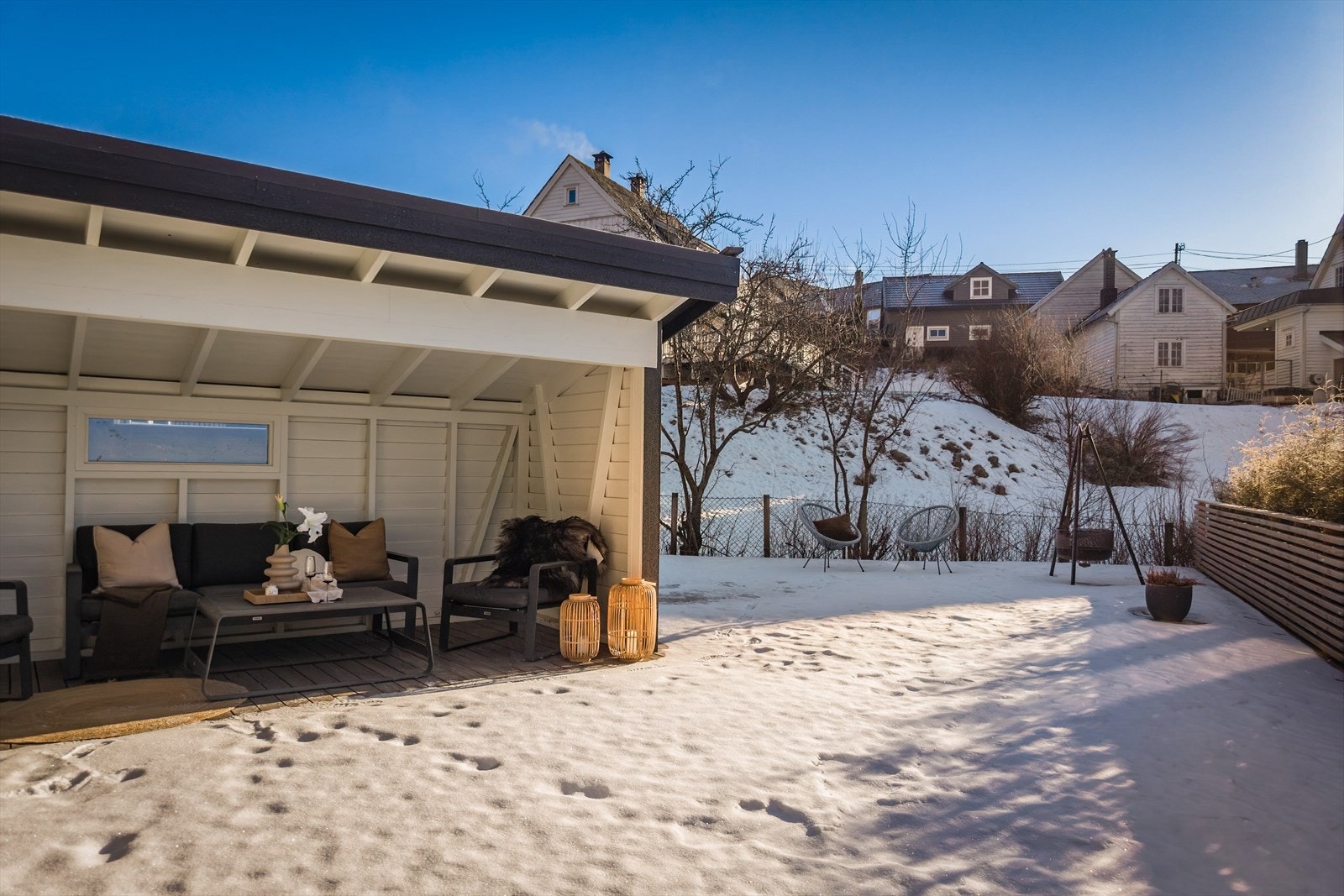 Svært hyggelig gapahuk som gir meget gode bruksmuligheter året gjennom Galleribilde