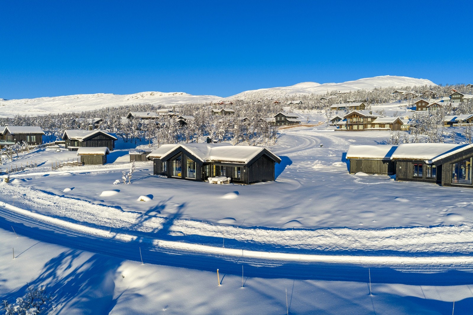 Oppkjørte skiløyper som er knyttet sammen til resten av Beitostølens store løypenett, i nesten umiddelbar nærhet. Galleribilde