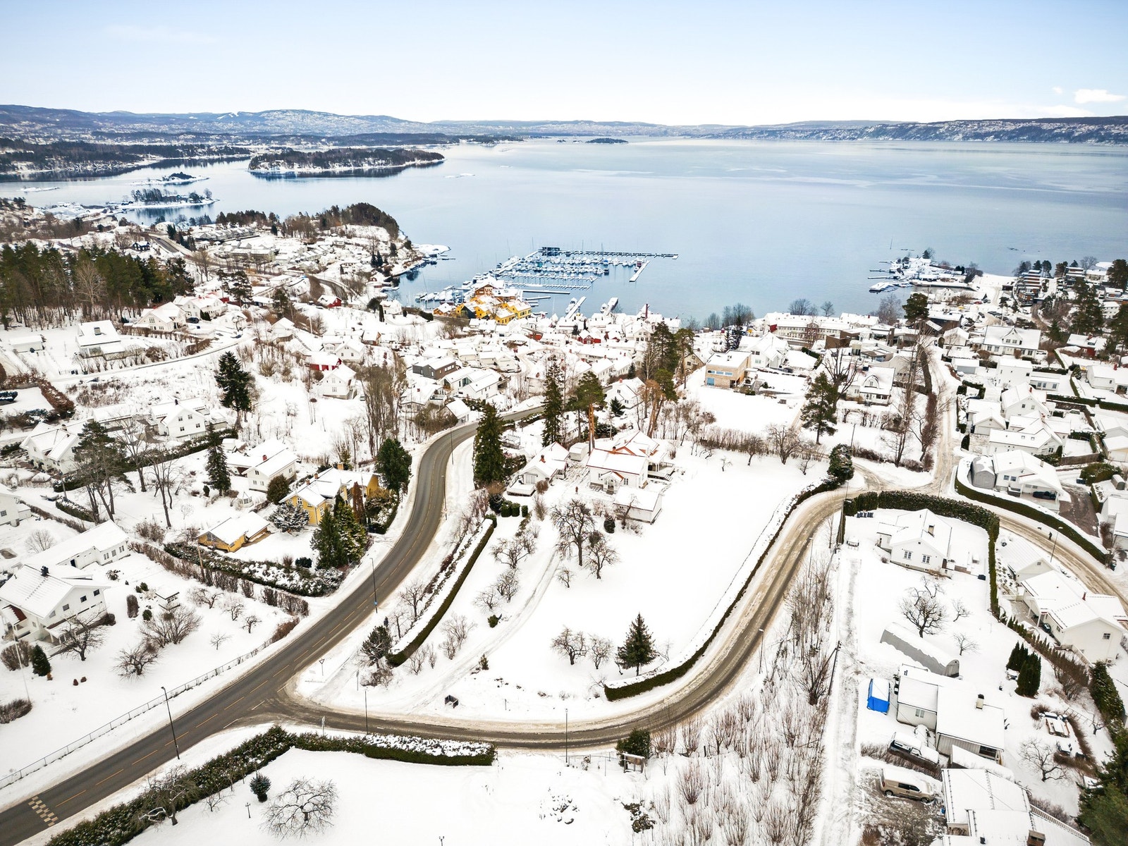 Gangavstand til Vollen Marina og pendlermulighet med båt til Aker brygge. Reisevei ca. 25-30 minutter Galleribilde