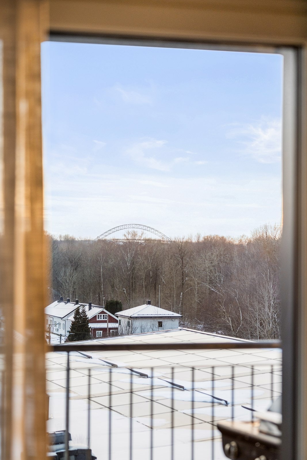Fra leiligheten har man utsyn mot rolige og grønne omgivelser. Galleribilde
