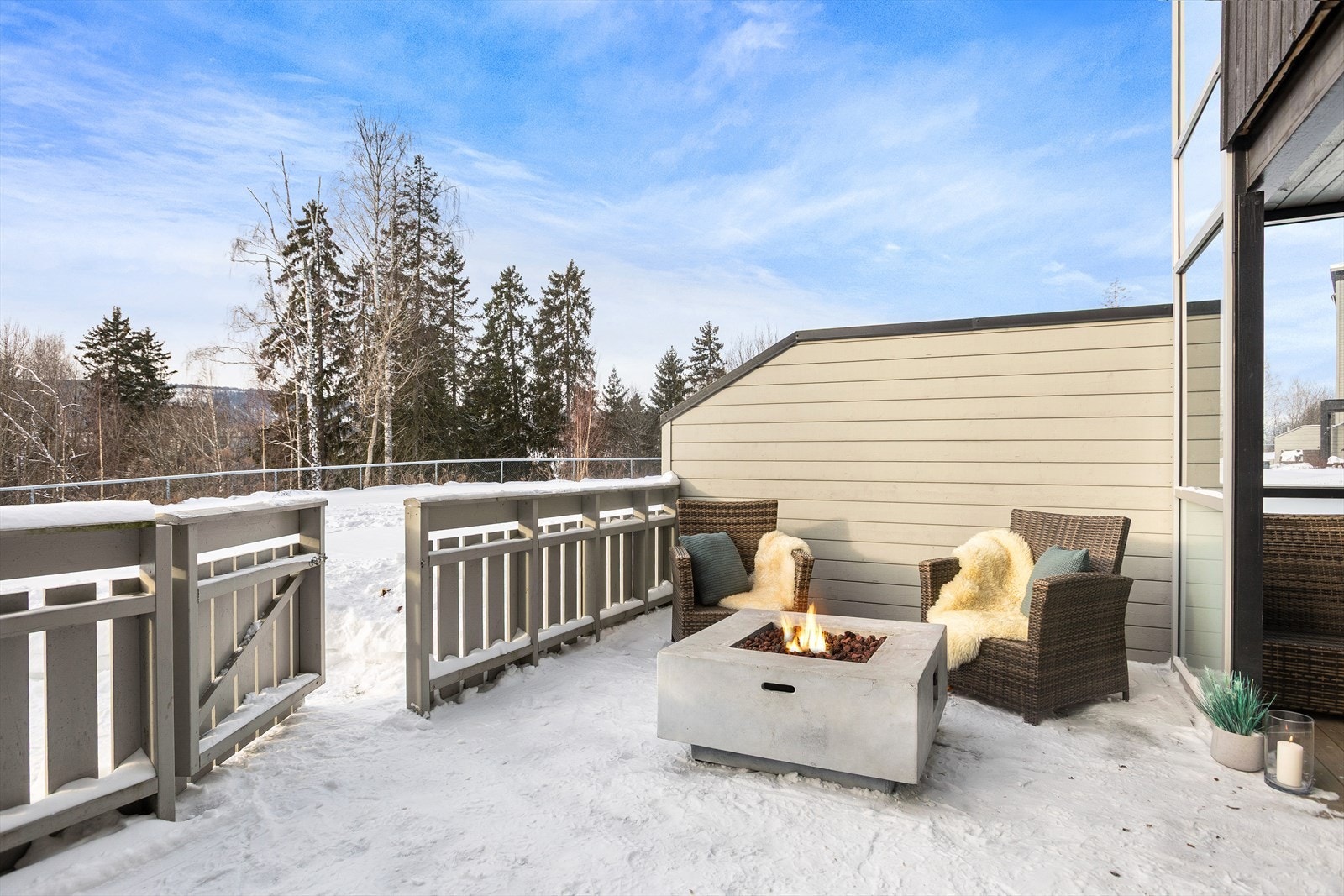 Solforholdene er meget gode, med sol på denne siden fra ca 13-14 til 21 midtsommers Galleribilde