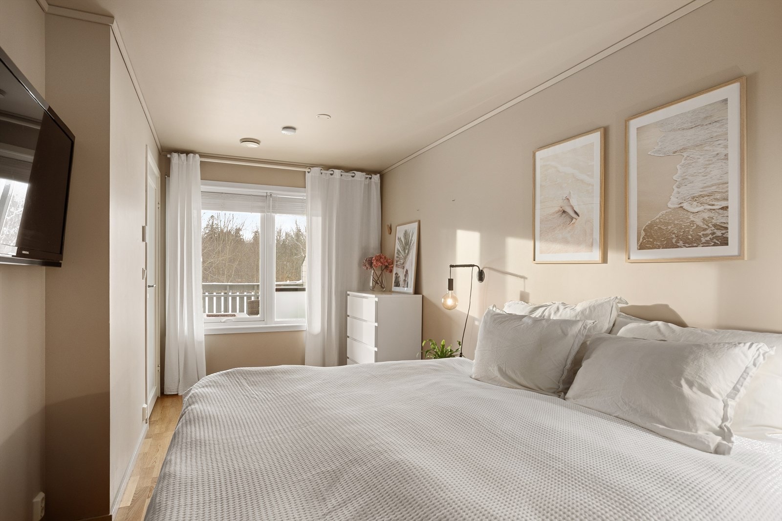 Fra stuen er det også adkomst til hovedsoverommet Galleribilde