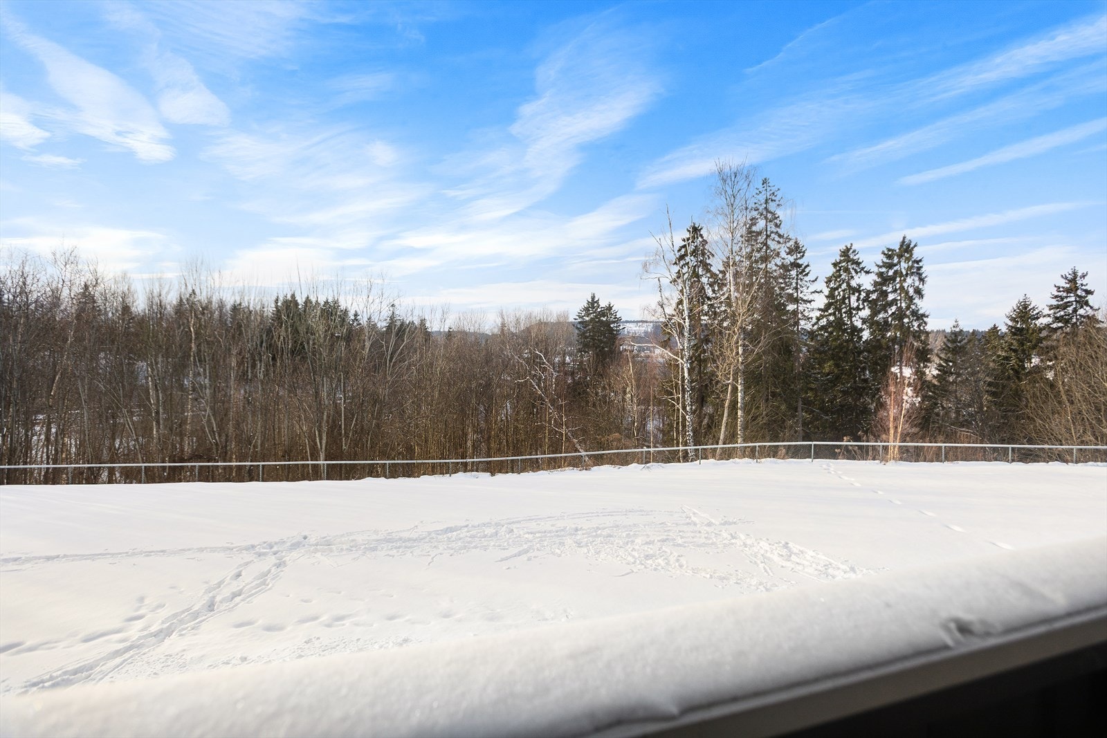 Utsikt mot store fellesområder Galleribilde