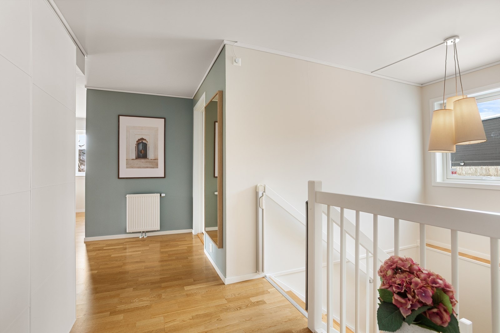 Fra gang er det trappeadkomst ned til underetasje Galleribilde