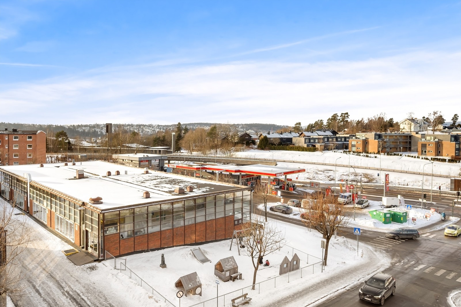 Leiligheten har direkte tilgang til Bøler Senter med butikker og servicetilbud. Galleribilde