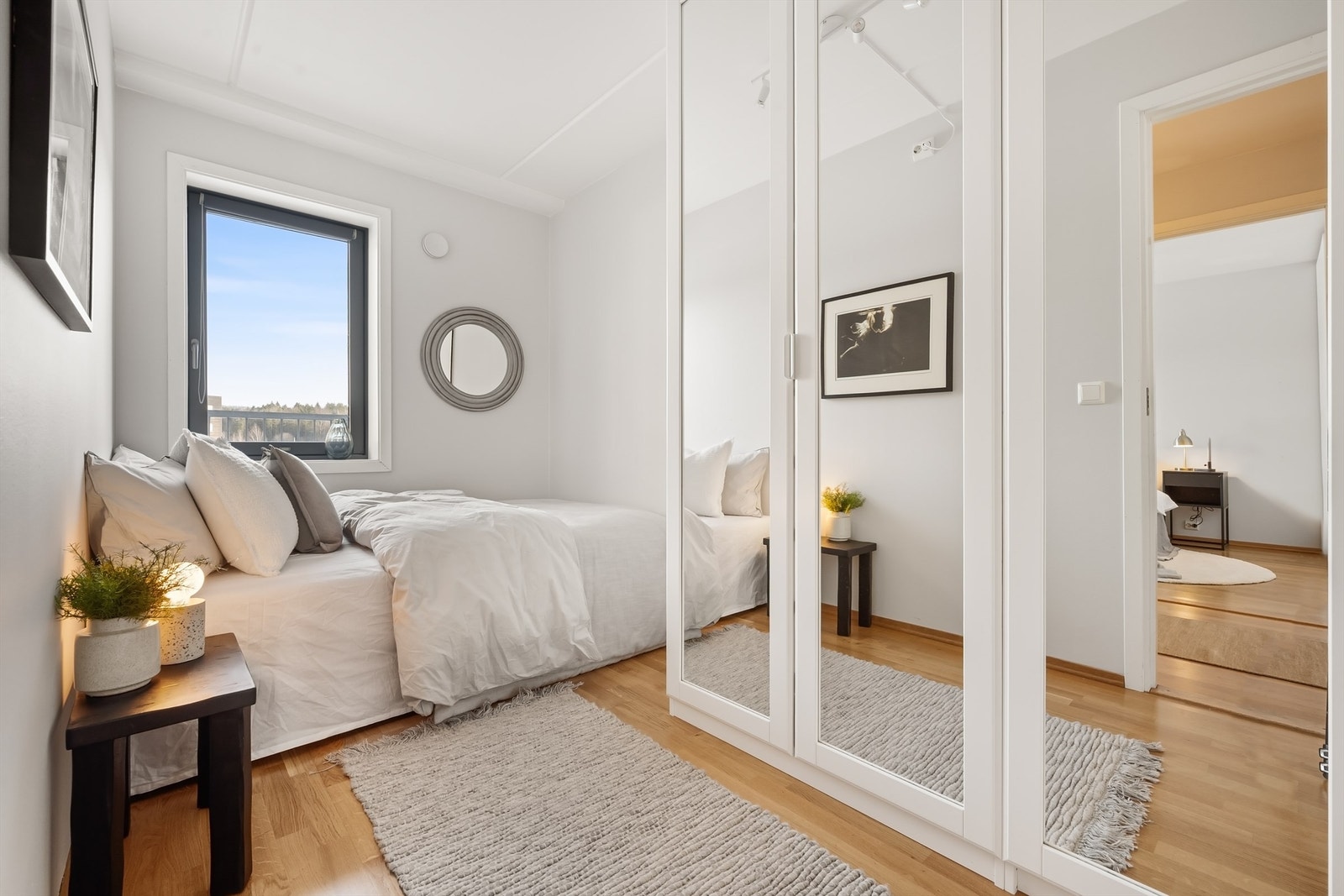 Det andre soverommet egner seg godt som barnerom, gjesterom eller kontor. Galleribilde