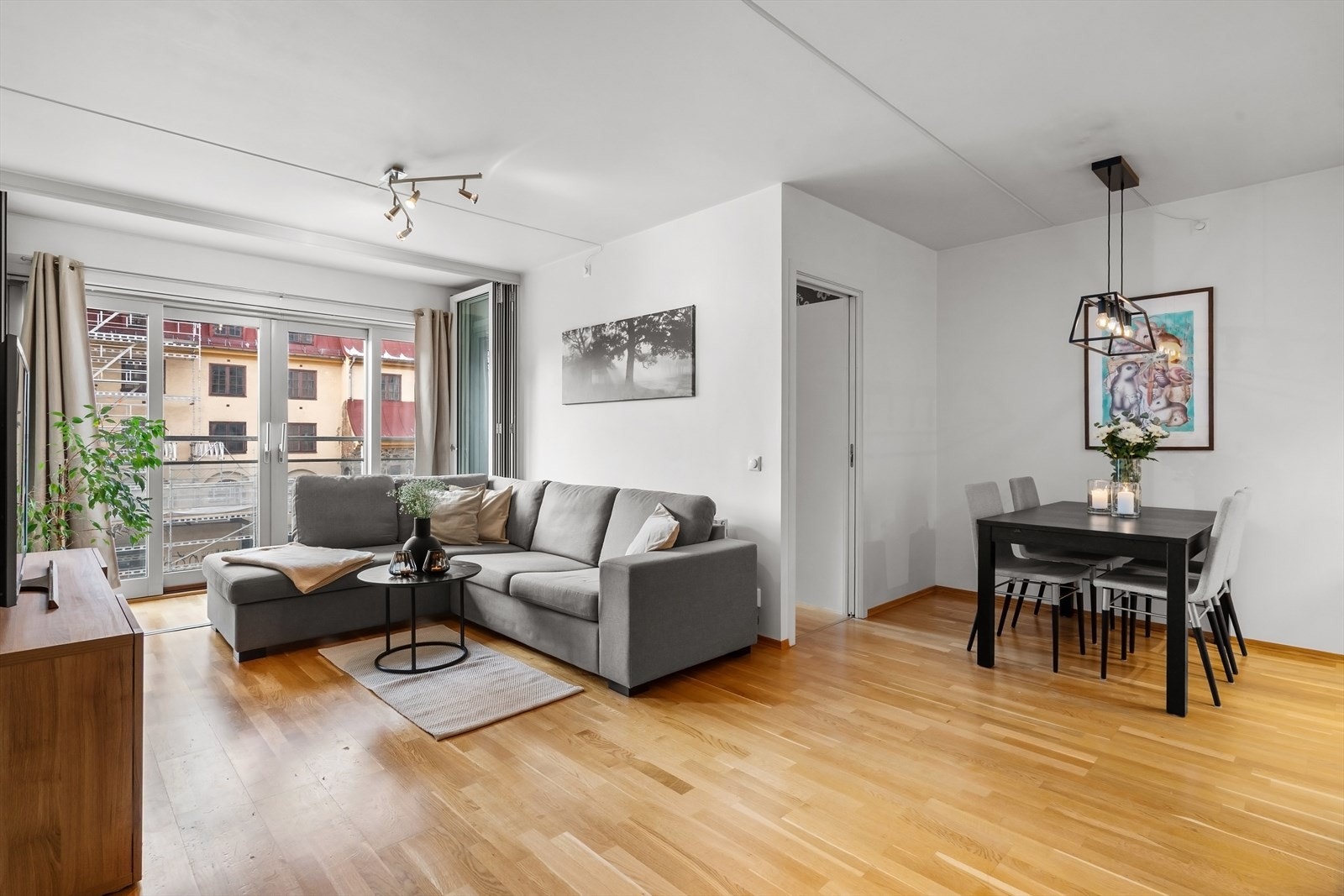 Velkommen til Waldemar Thranes gate 72 - Presentert av Sverre Wiborg v/ Nordvik Bærum - Fotograf: ZOvenfra Galleribilde