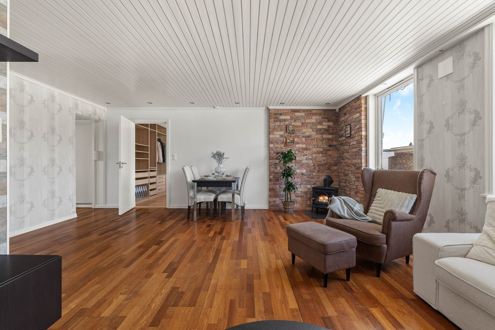 Innvendige overflater er vesentlig oppgradert ut på 2000 tallet. Galleribilde