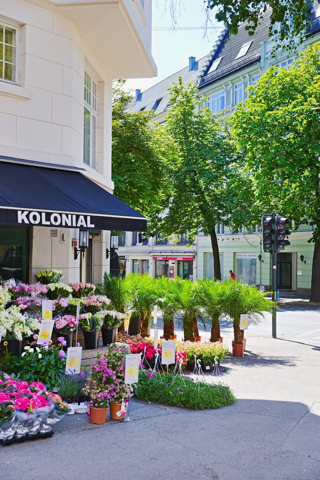 Nærområdet byr på både mindre nisje-butikker og større, velkjente navn. Galleribilde