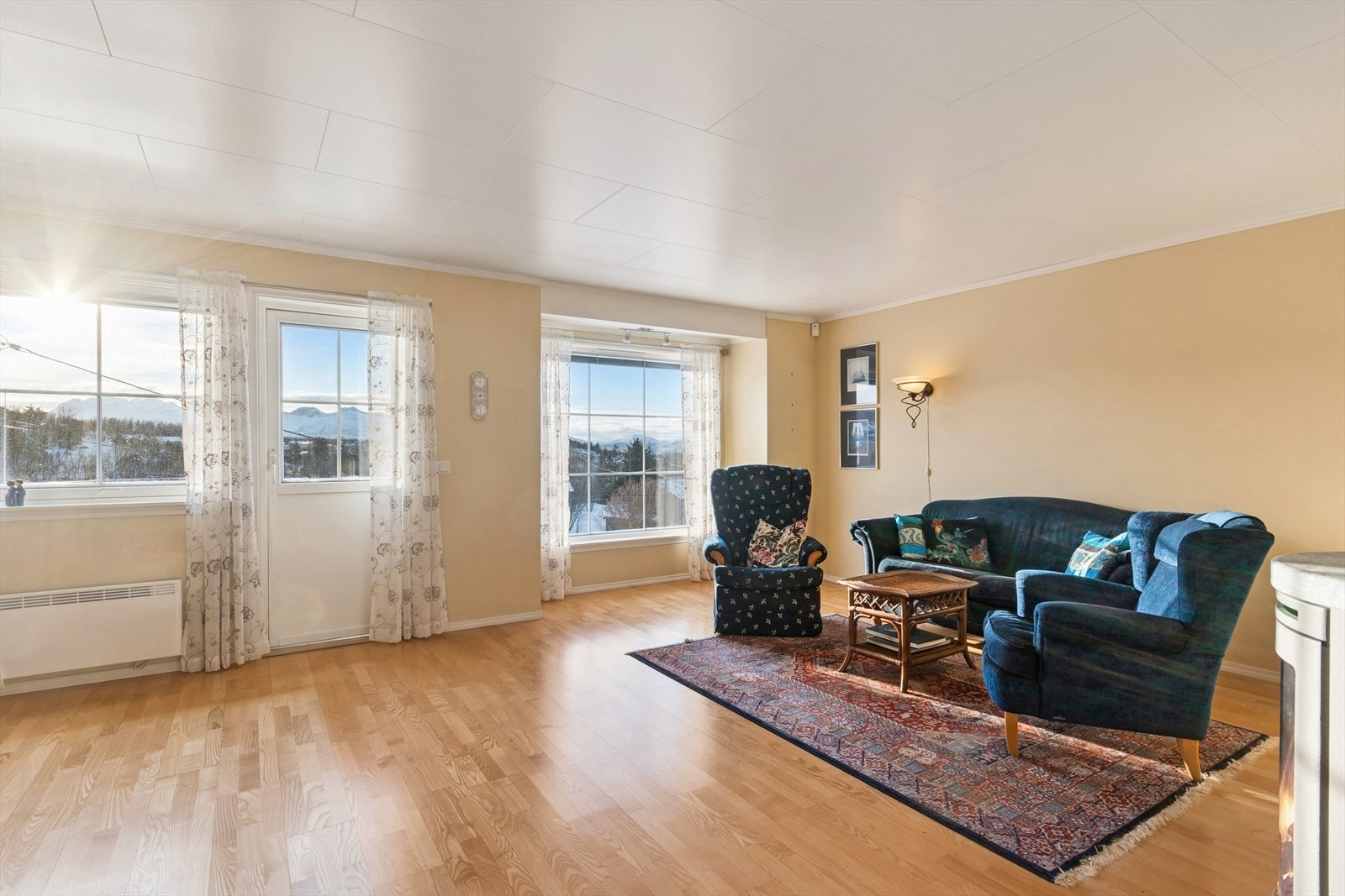 Vi beveger oss opp en etasje og starter i stua. Galleribilde