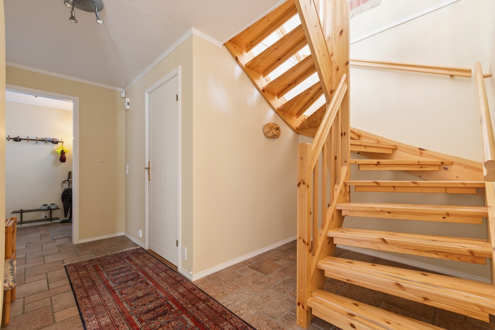 Her har en plass for enkle garderobe- og opphengsløsninger. Galleribilde