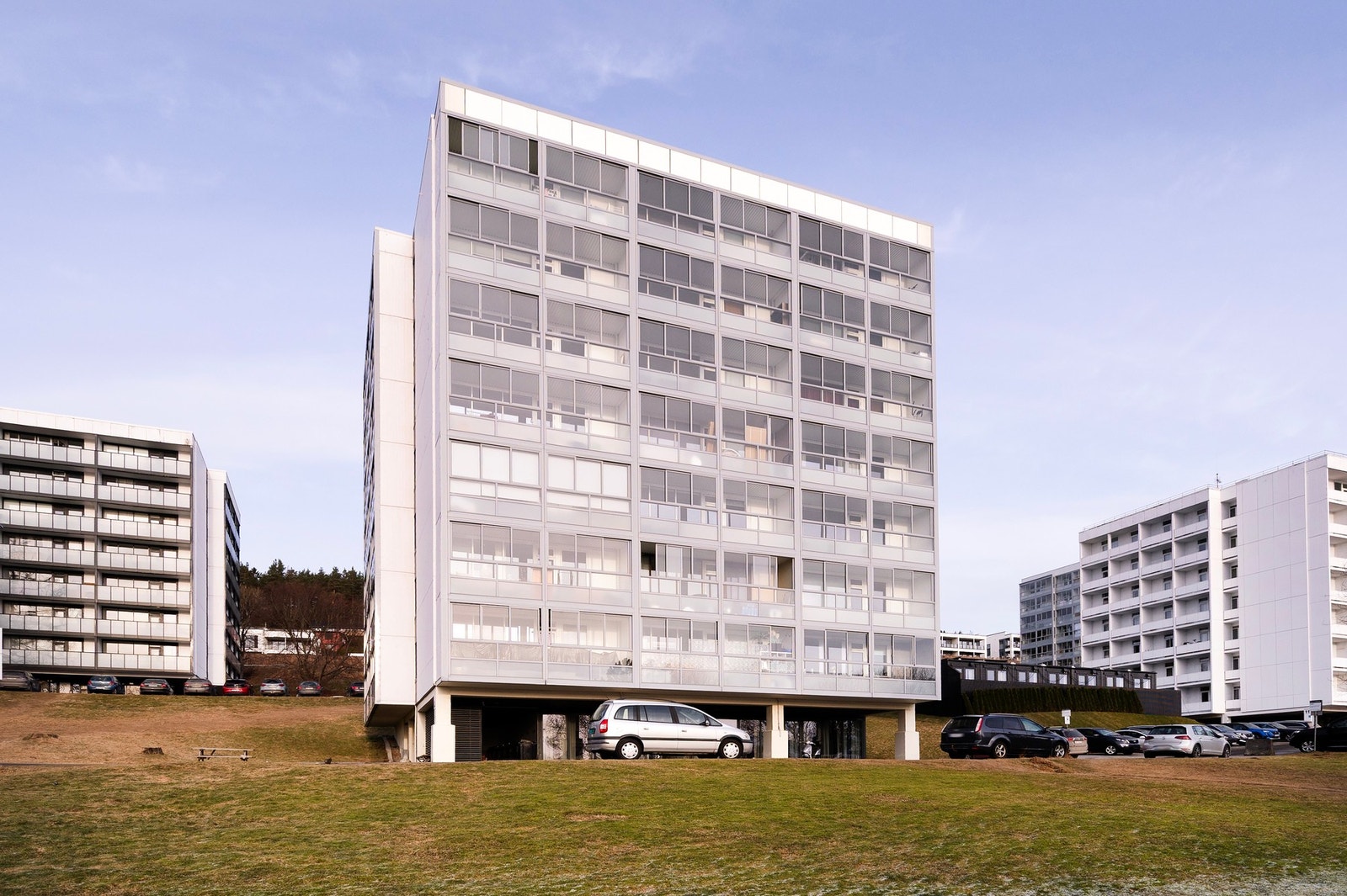 Eiendomsmegler1 v/Ole-Marius Heggstad presenterer Åsebøen 9 - En arealeffektiv 2 roms med sydvendt balkong og panoramautsikt! Galleribilde