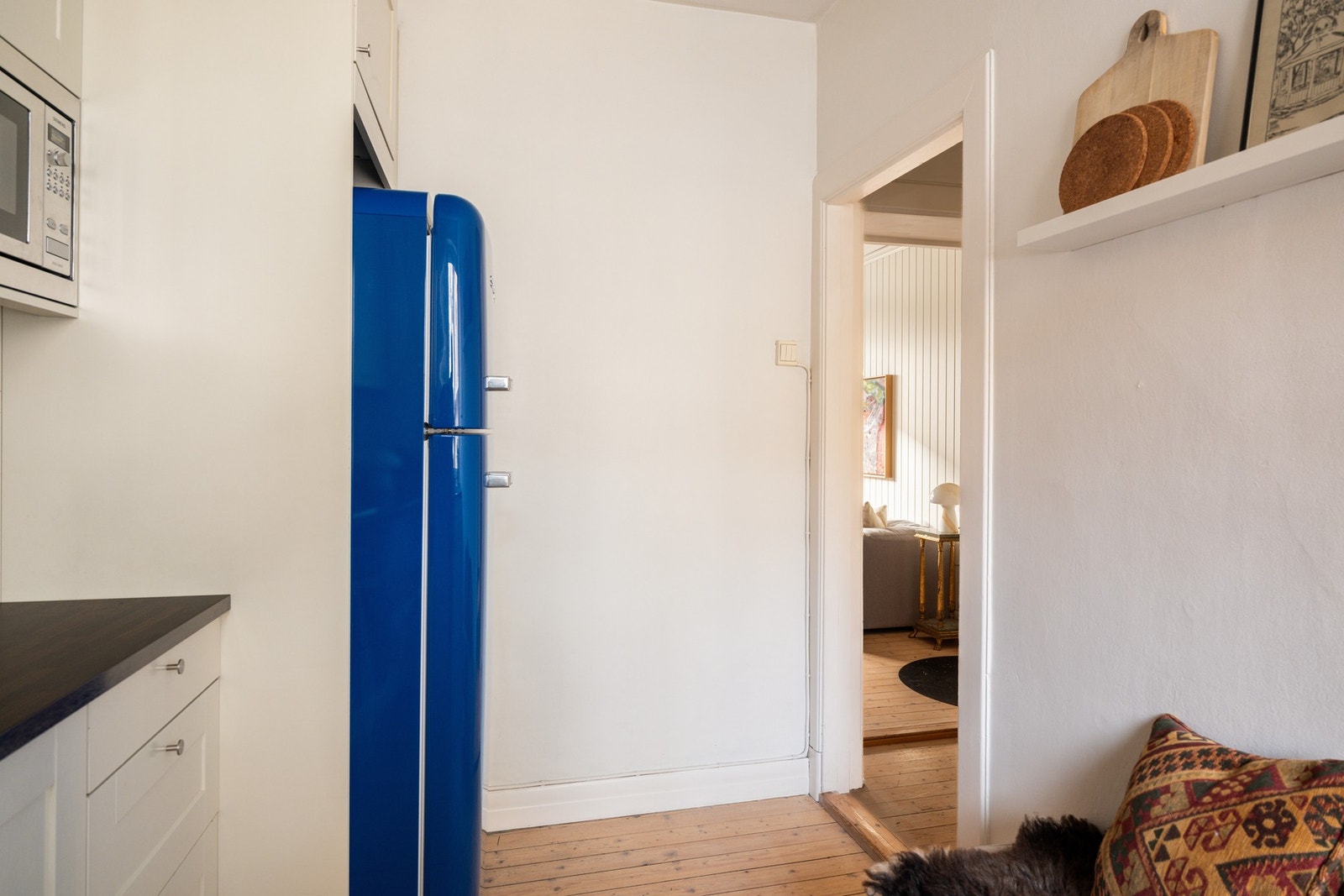 Frittstående kjøleskap. Galleribilde