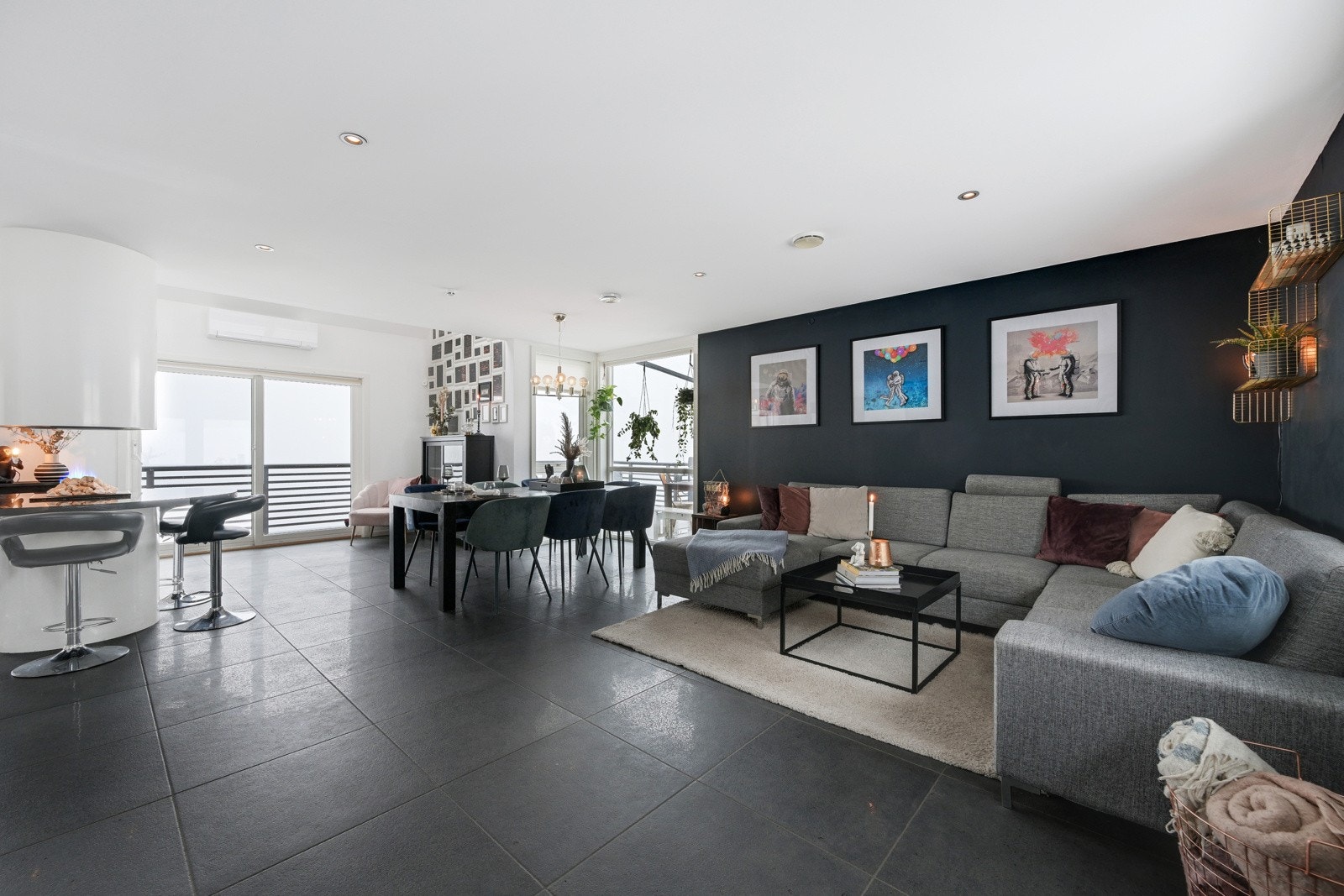 Fra gangen fortsetter vi videre inn til stuen Galleribilde