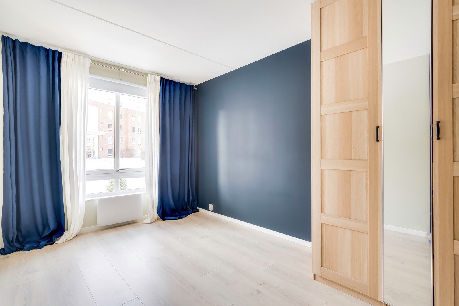 Leiligheten har et fint soverom vendt mot rolig bakgård. Galleribilde