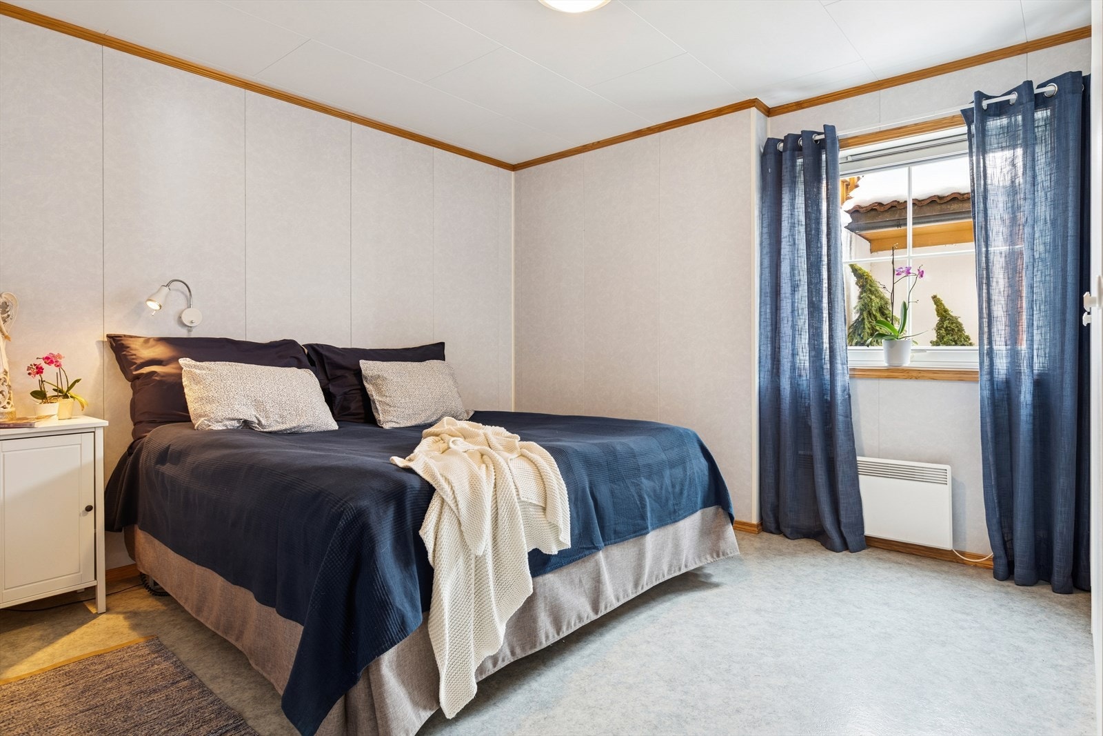 I leilighetens soverom er det god plass til dobbeltseng, og det er ingen innsyn. Galleribilde