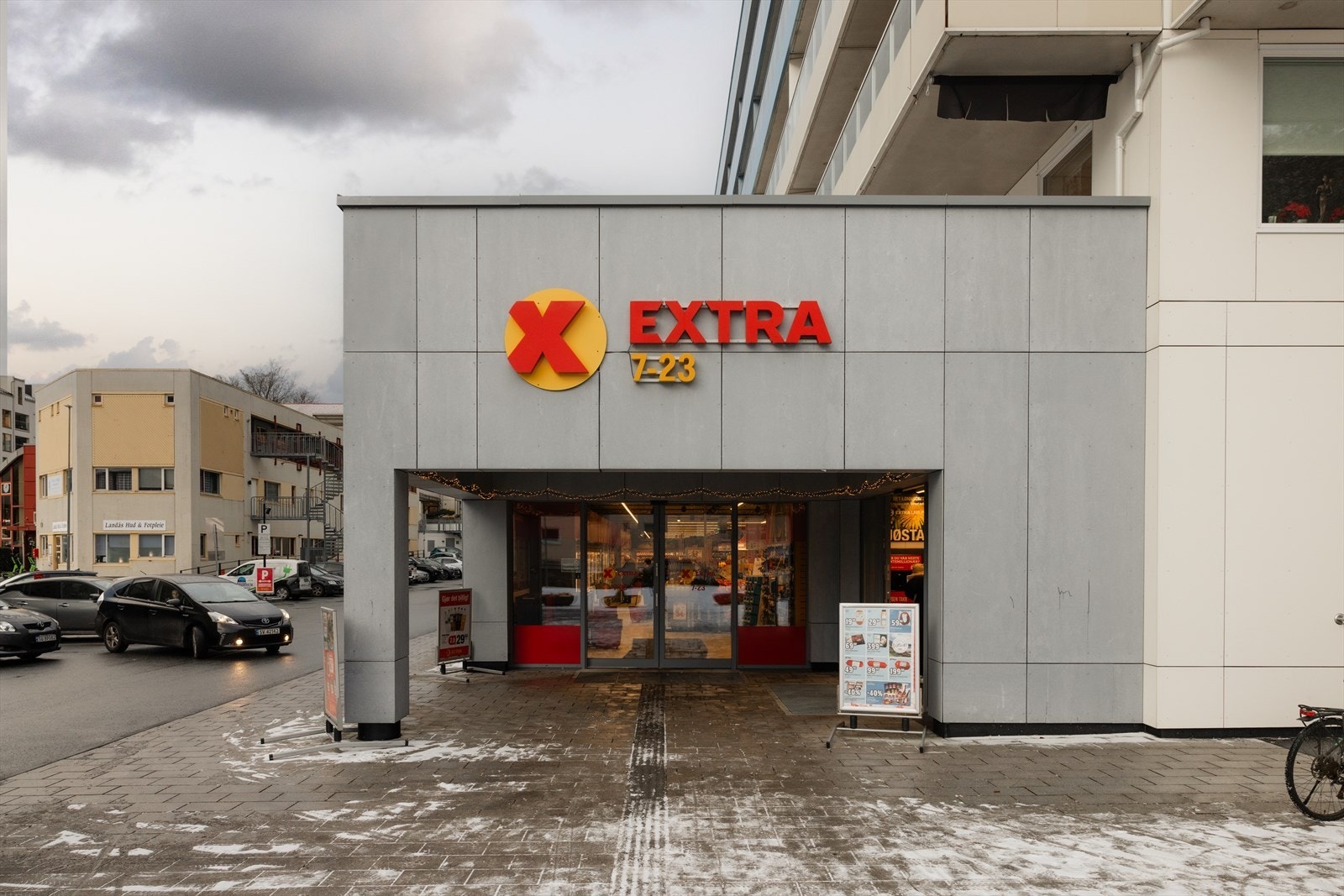 Den daglige handelen er svært enkel med matvarebutikk i bygget Galleribilde