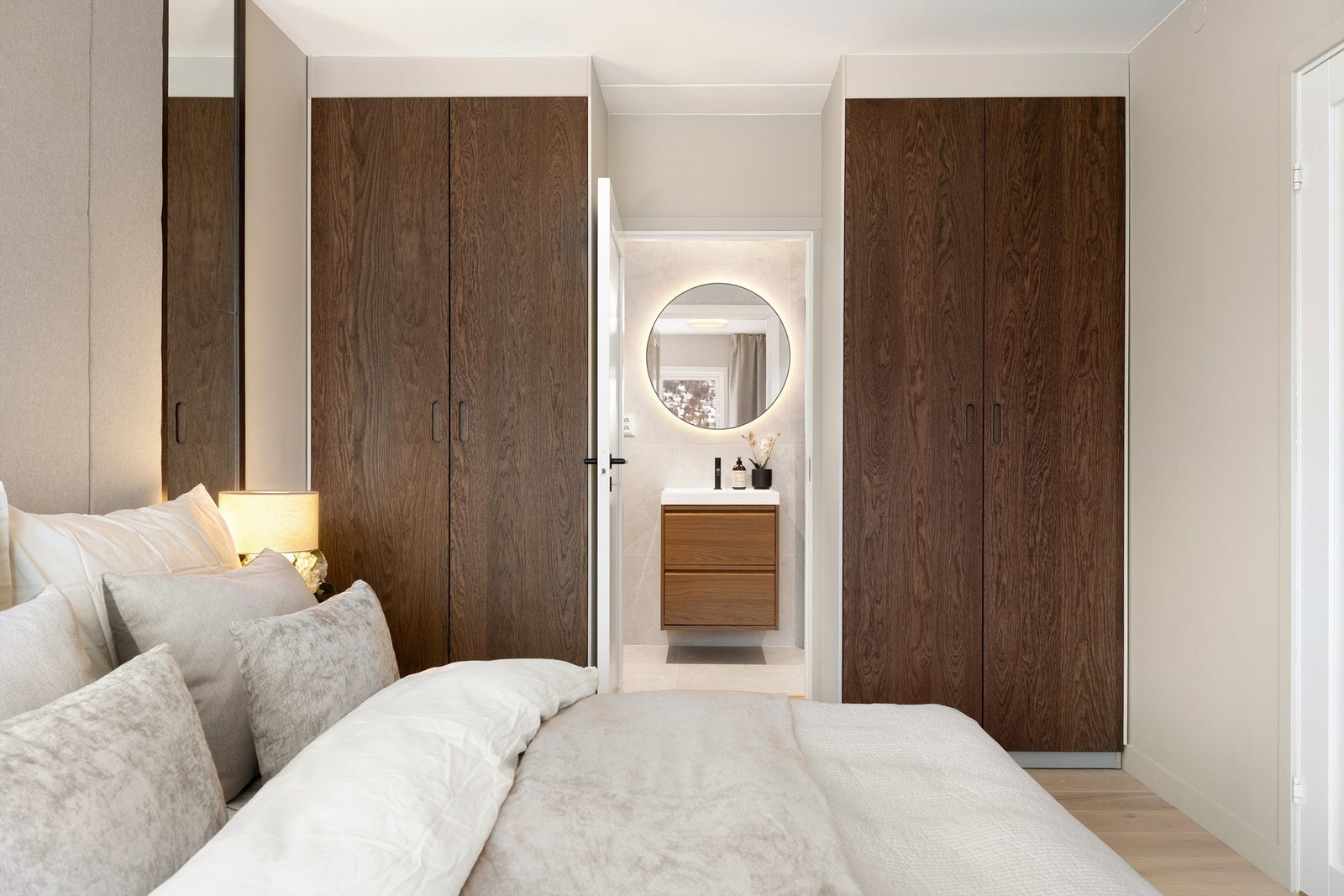 Hovedsoverommet har bad en-suite. Galleribilde