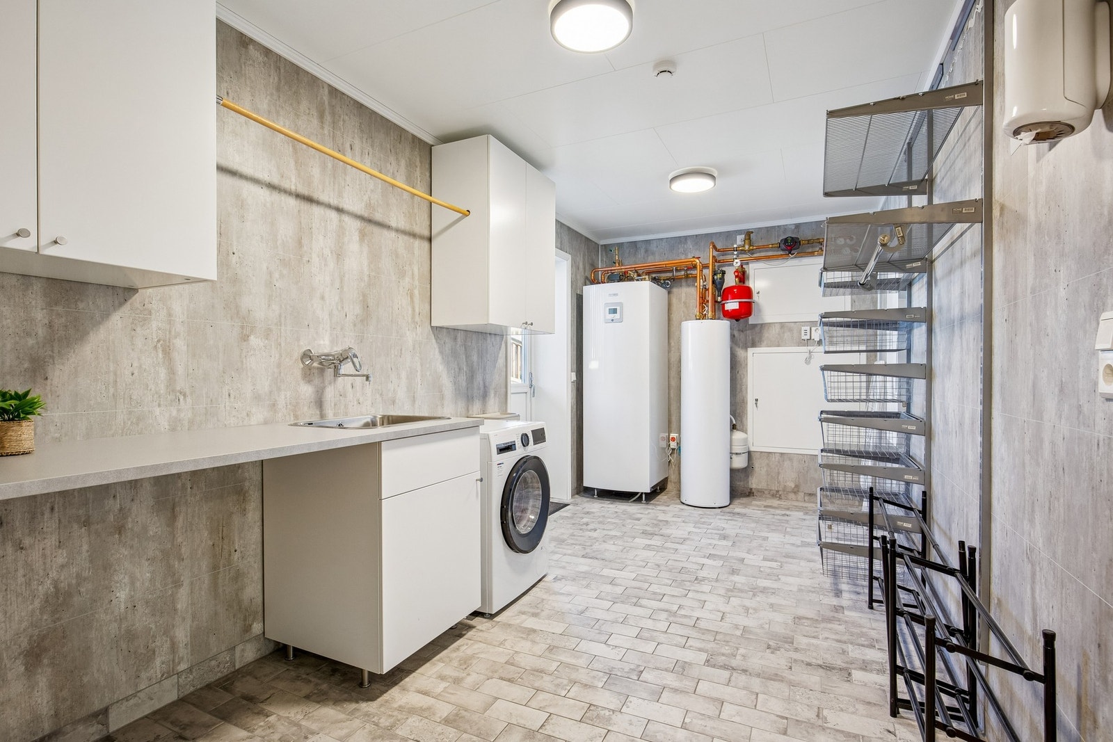 Stort vaskerom med egen utgang Galleribilde