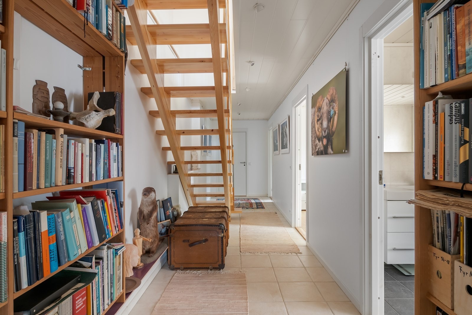 Hall i underetasjen boenhet Galleribilde